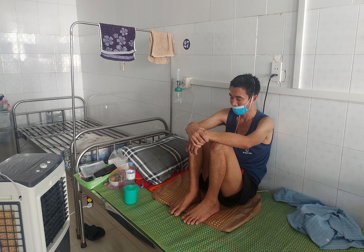 Một công nhân từng làm việc ở Công ty Châu Tiến mắc bụi phổi, đã biến chứng sang lao.