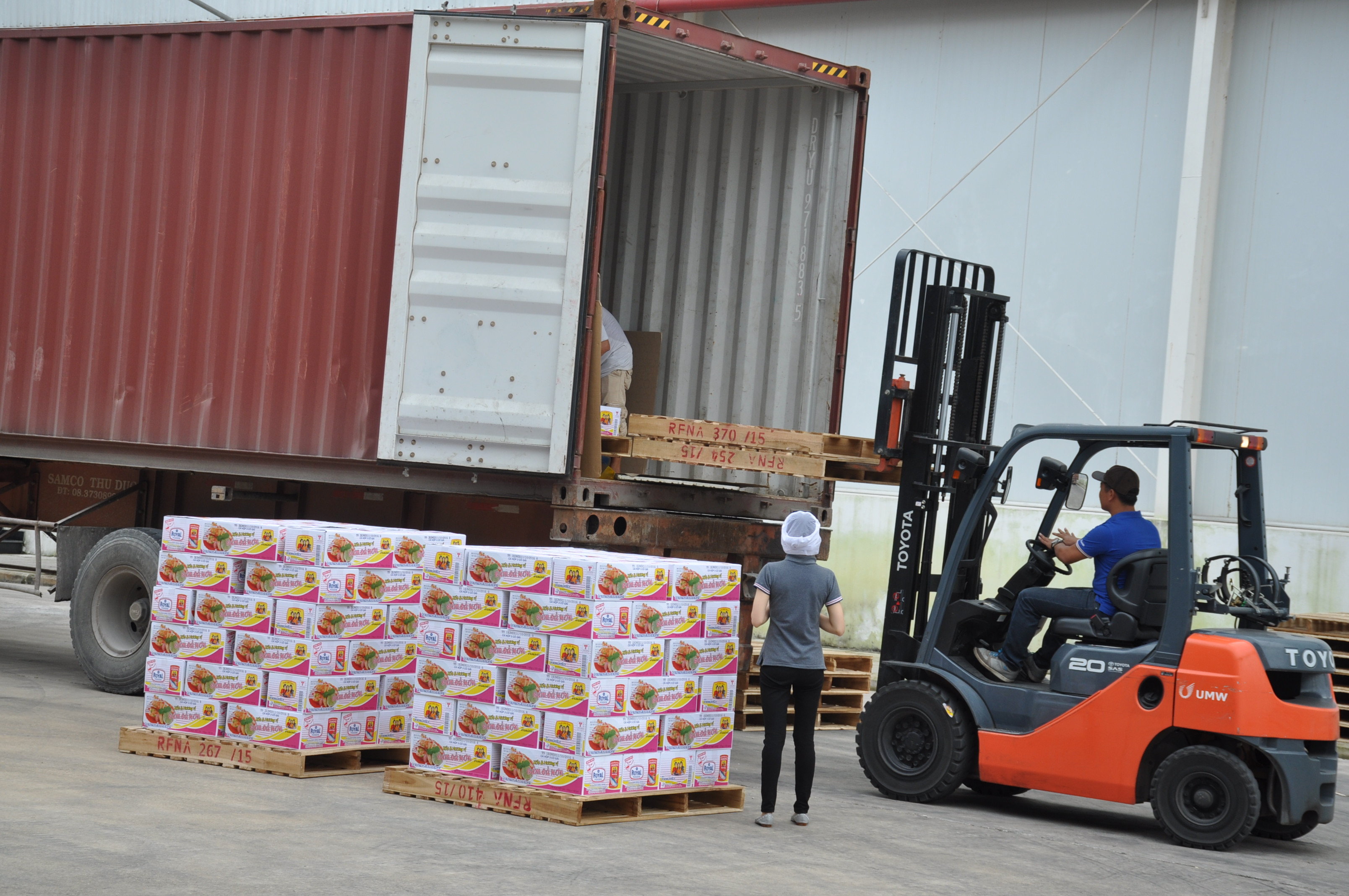 bna_sản xuất cá hộp xuất khẩu tại nhà máy Royal food, KCN Nam Cấm ảnh thu huyền.JPG