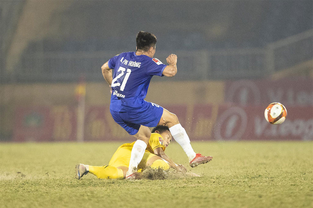 Các trận đấu giữa SHB Đà Nẵng và Sông Lam Nghệ An thường rất quyết liệt. Ảnh tư liệu VPF.jpg