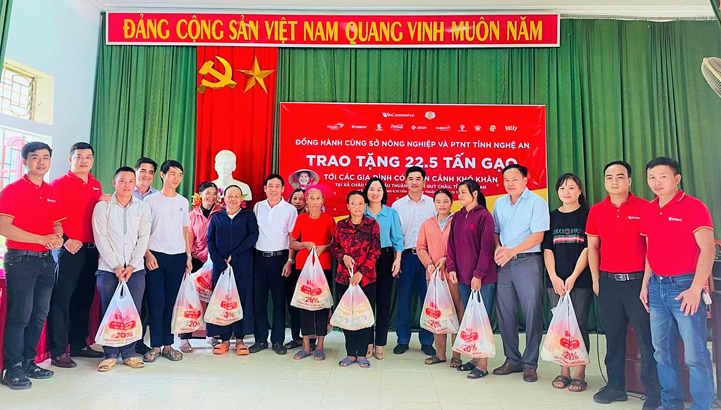 bna_ 1 WinCommerce trao tặng 22.5 tấn gạo đến các hộ gia đình có hoàn cảnh khó khăn tại tỉnh Nghệ An (2).png