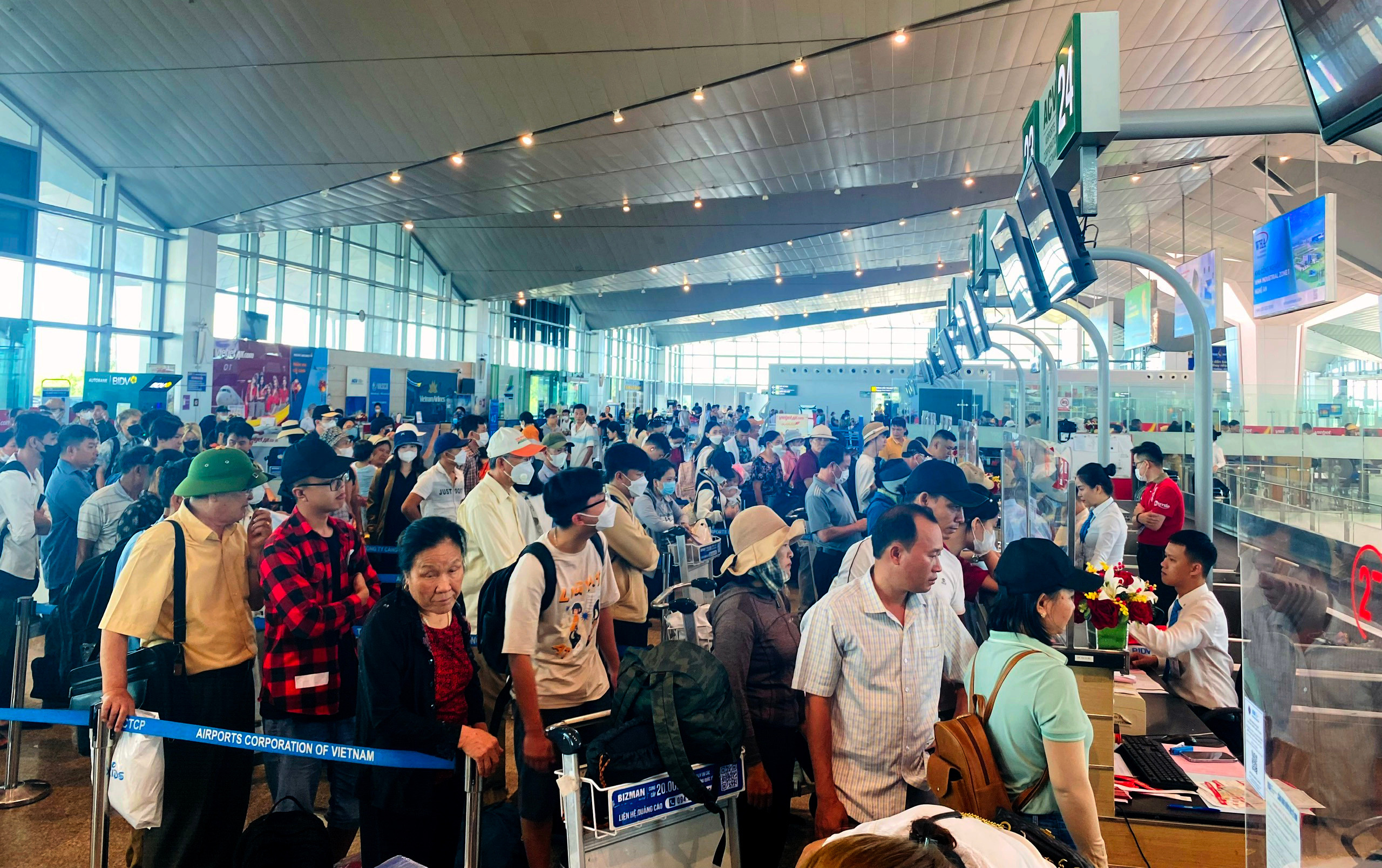 bna_Lượng hành khách tại sân bay Vinh luôn tăng cao trong các dịp nghỉ lễ ảnh QA.jpg