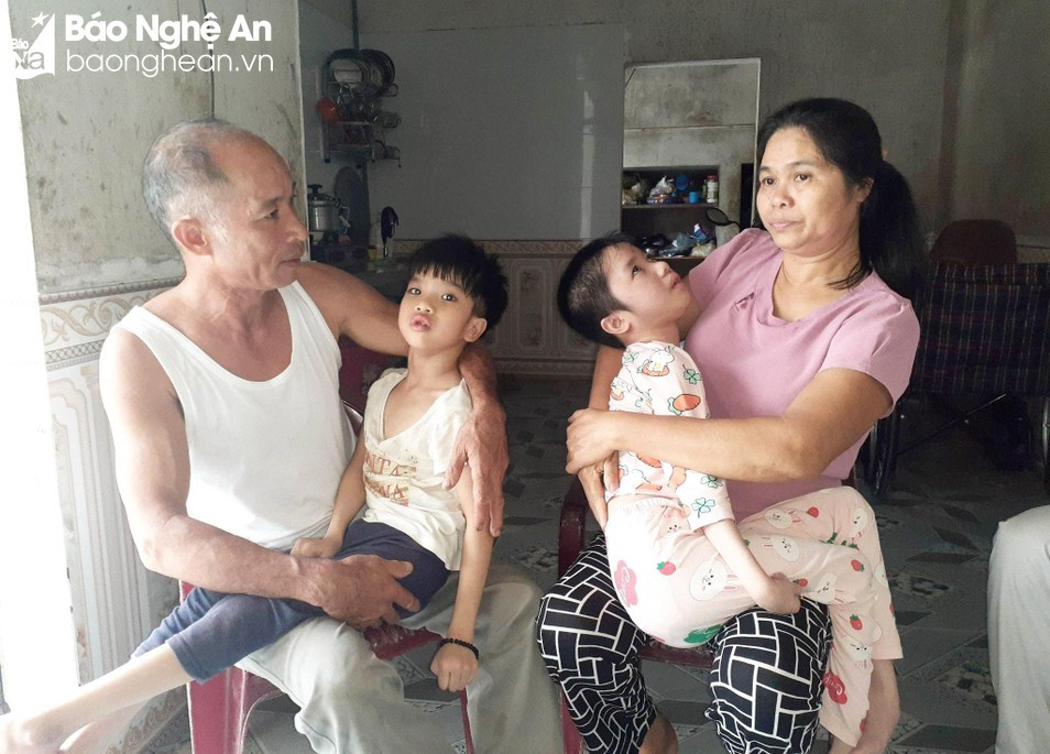Một gia đình cựu chiến binh có con bị bại não do nhiễm chất độc da cam ở xã Thanh Hòa (Thanh Chương).jpg