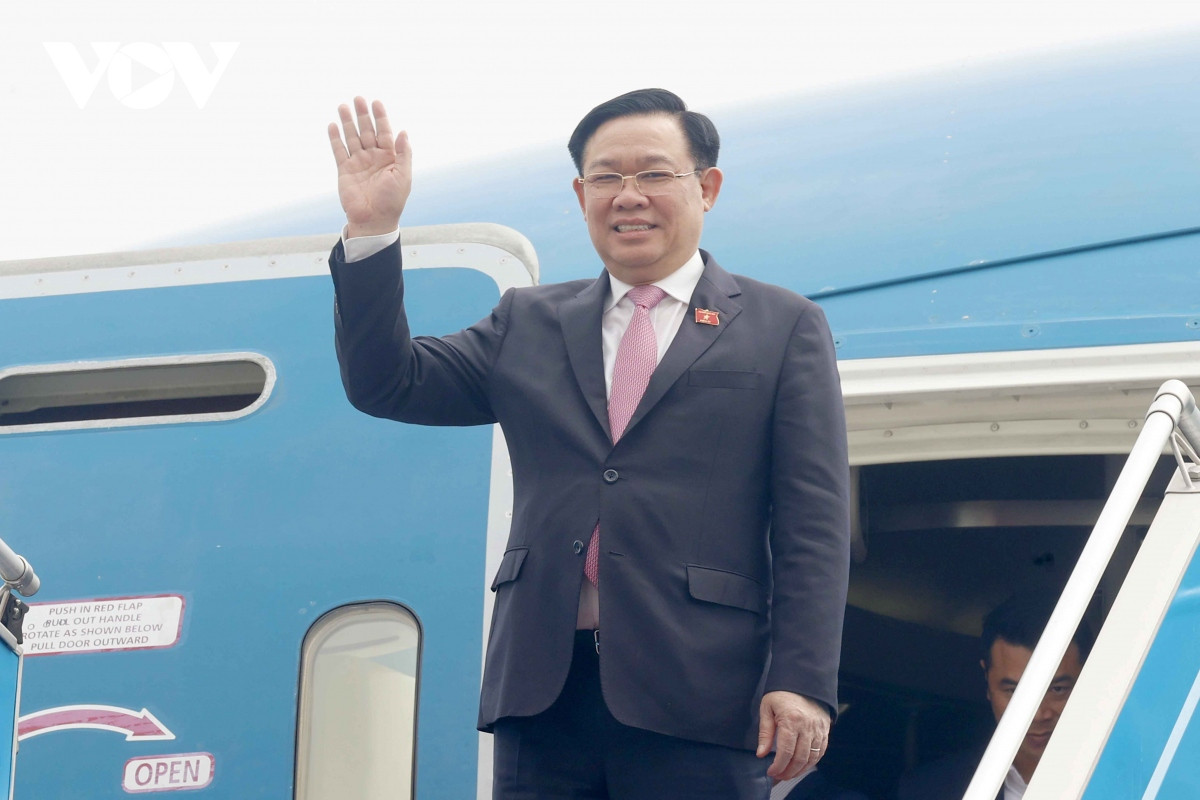 Chủ tịch Quốc hội Vương Đình Huệ về tới sân bay Nội Bài, kết thúc thúc tốt đẹp chuyến thăm chính thức Indonesia, Iran.jpeg