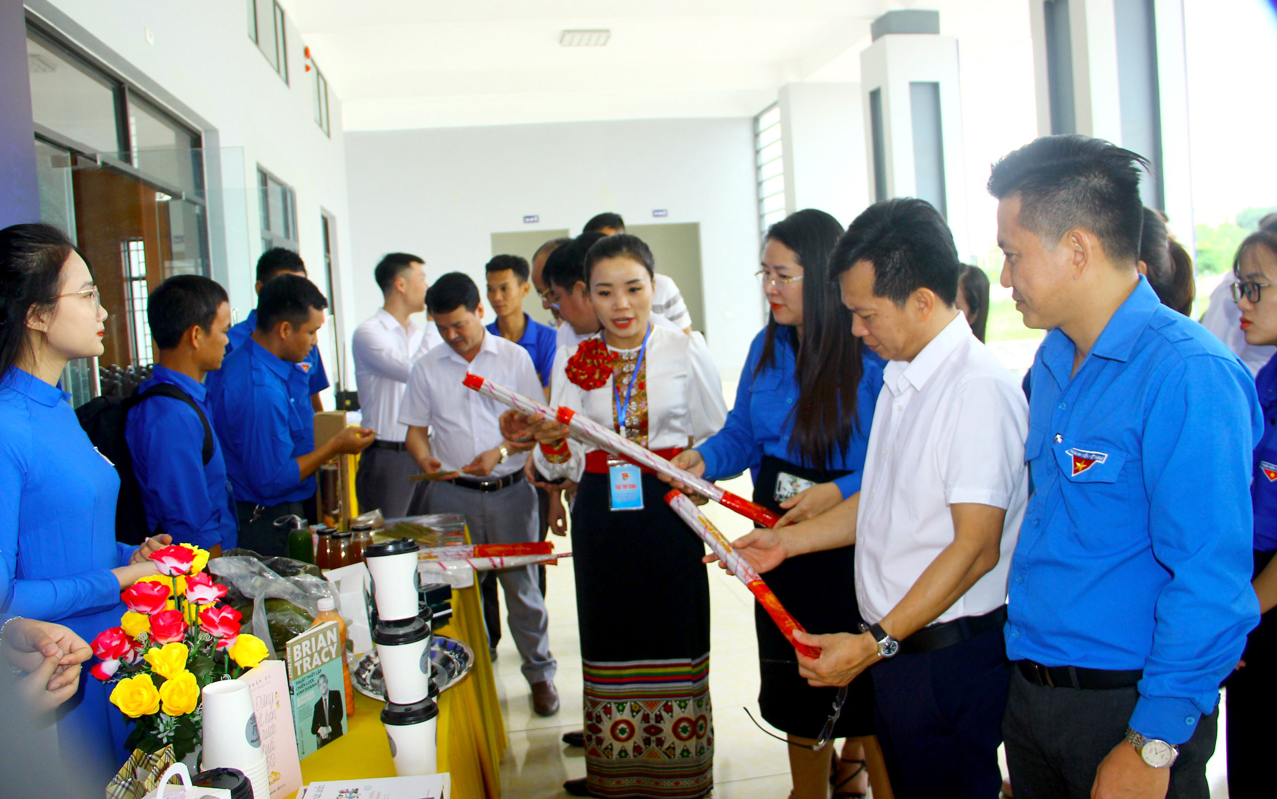 Sản phẩm của các dự án tham dự vòng chung kết Cuộc thi “Ý tưởng, dự án khởi nghiệp trong thanh niên tỉnh Nghệ An” năm 2023. Ảnh: Quang An