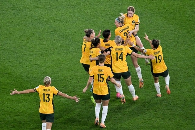 Úc lần đầu tiên vào bán kết World Cup nữ.jpg