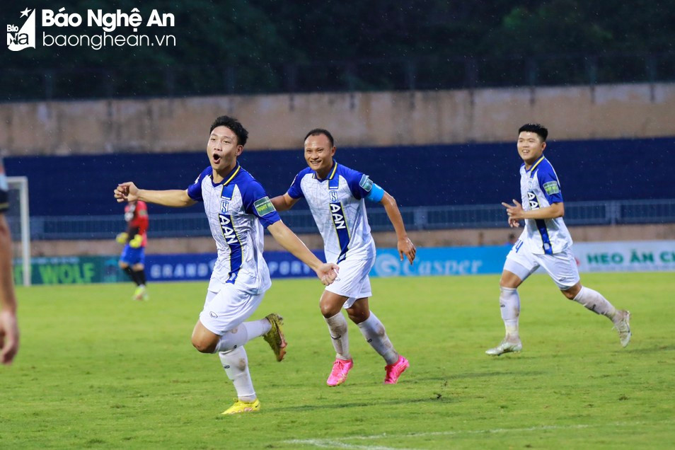 Tiền đạo trẻ Phan Xuân Đại đã có được bàn thắng đầu tiên tại V.League. Ảnh Chung Lê.jpg