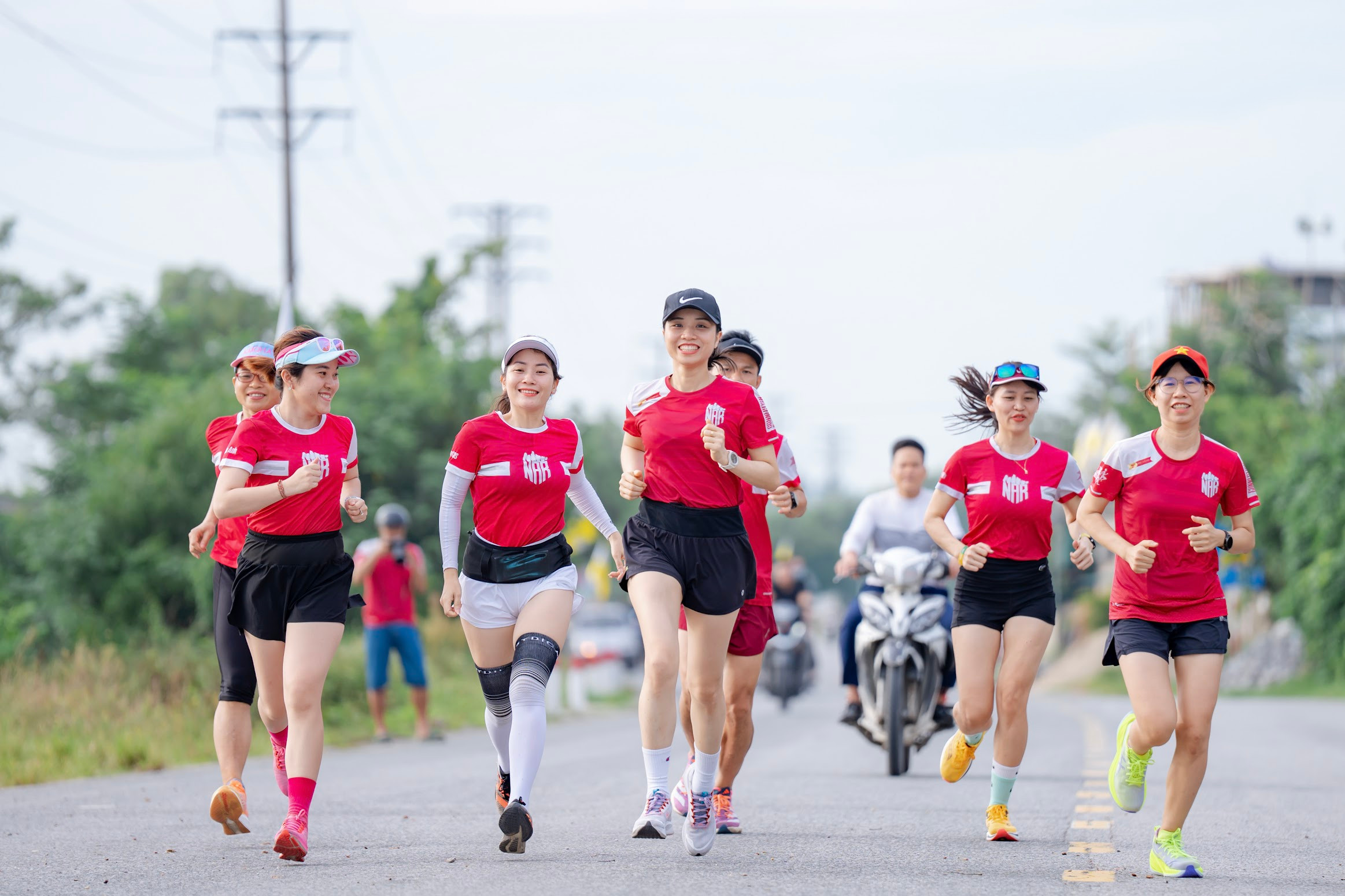 bna_Các vận động viên Nghệ An tham gia tập luyện marathon. Ảnh Hoàng Cường.JPG