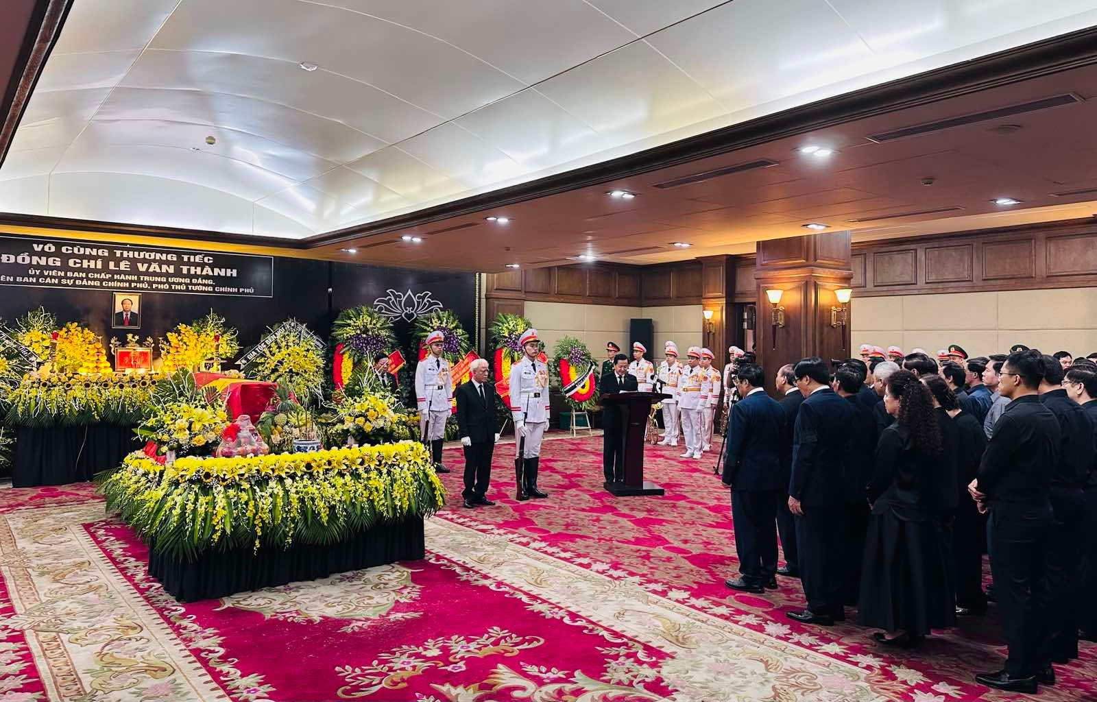 Lễ tang Phó Thủ tướng Lê Văn Thành.jpeg