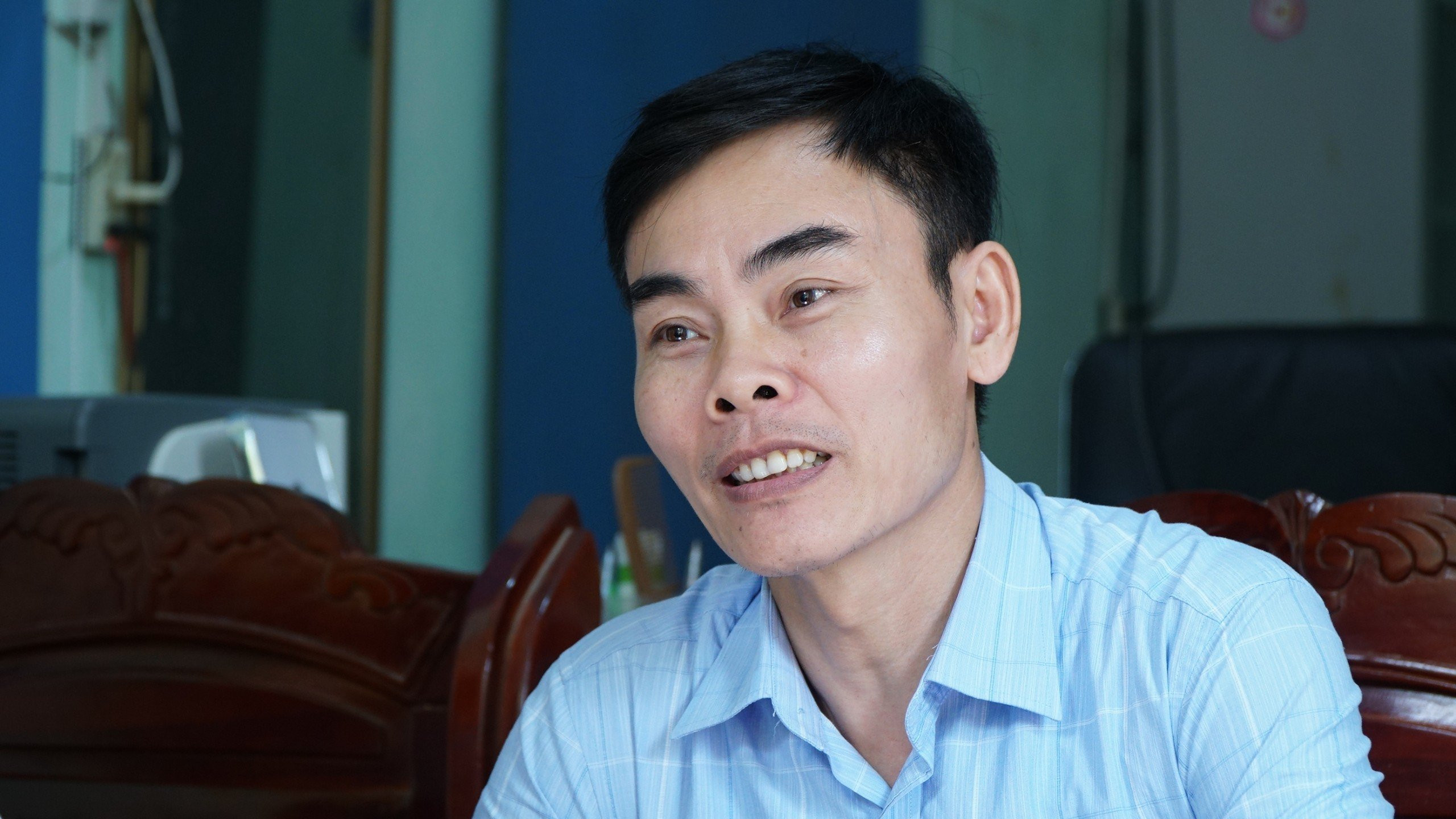 bna-Thầy giáo Nguyễn Bá Sơn kể từ khi tốt nghiệp ra trường đến nay đều công tác vùng khó khăn.jpg