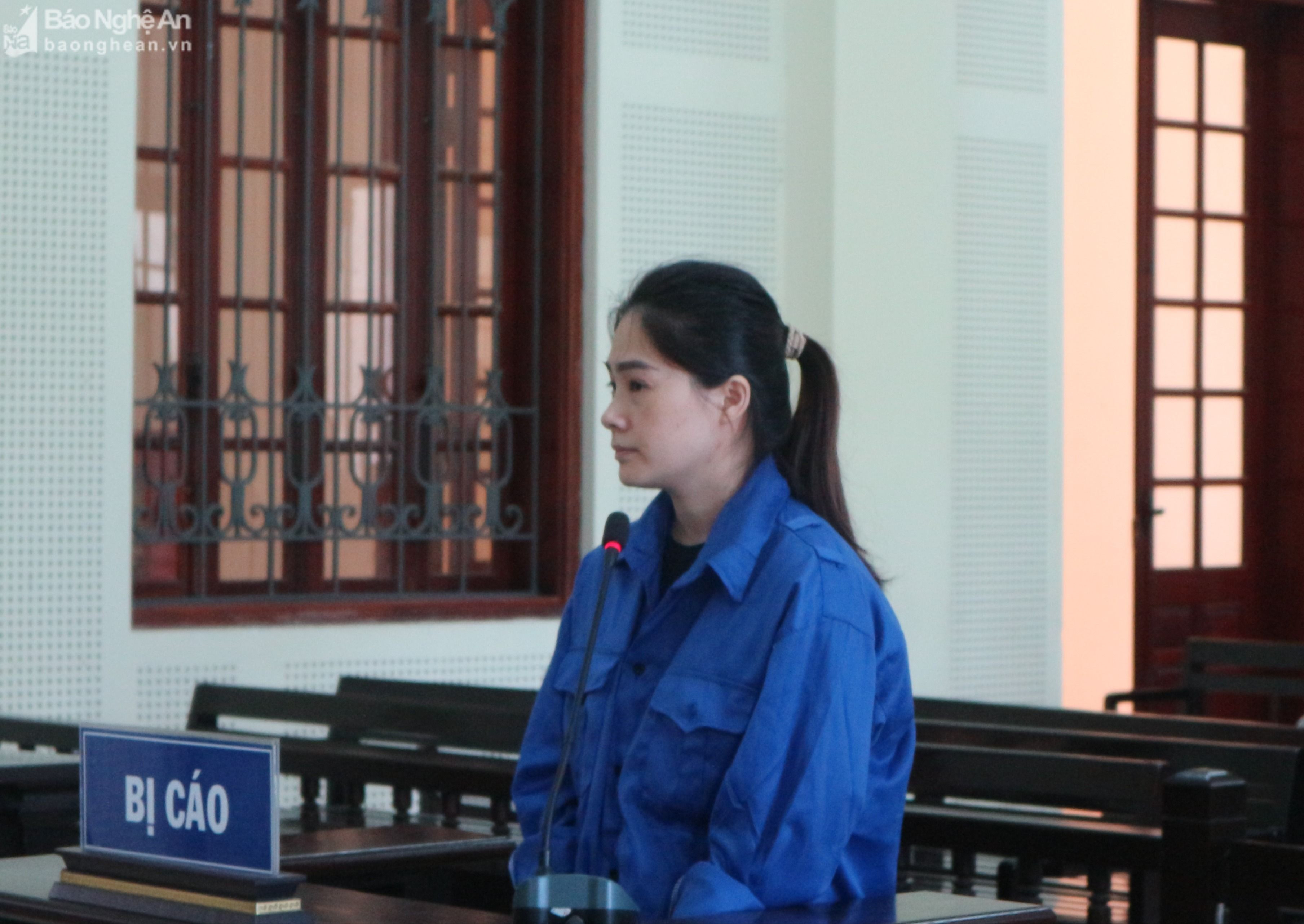 Bị cáo cao Thị Thu Hà bị tuyên phạt 20 năm tù về tội lừa đảo chiếm đoạt tải sản. Anh tư liệu trần vũ.JPG