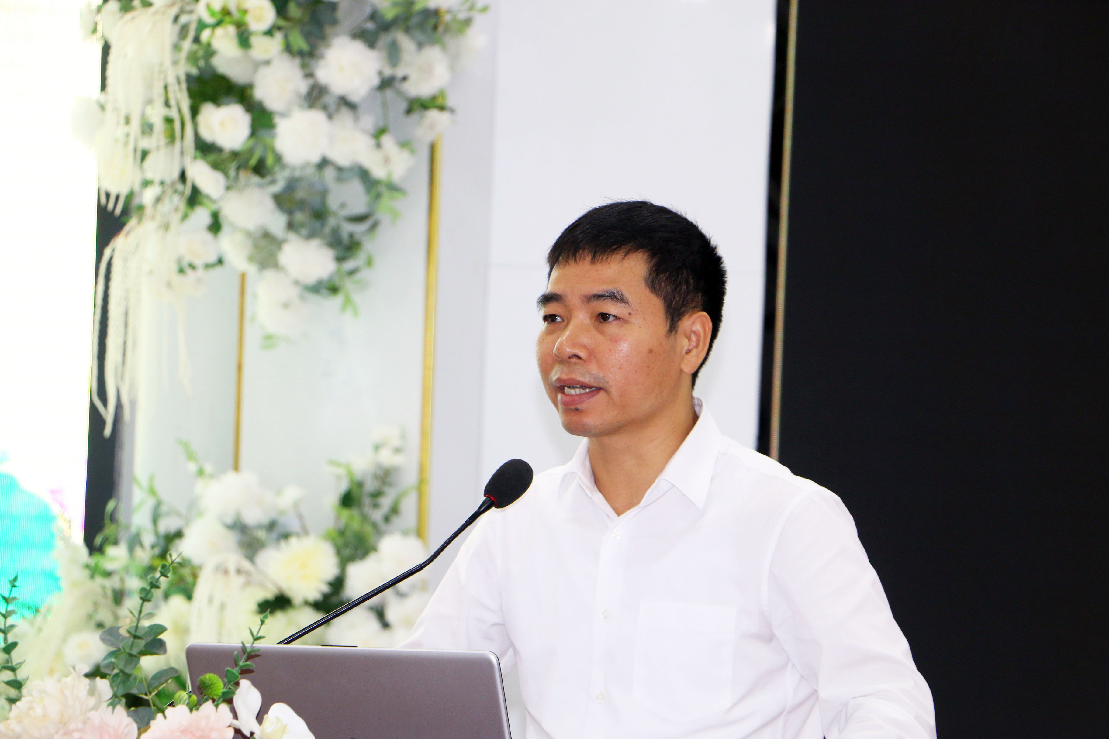Đồng chí Nguyễn Công Hoan – Phó Giám đốc Sở Tư pháp phát biểu khai mạc tại Hội nghị. Ảnh: An Quỳnh.