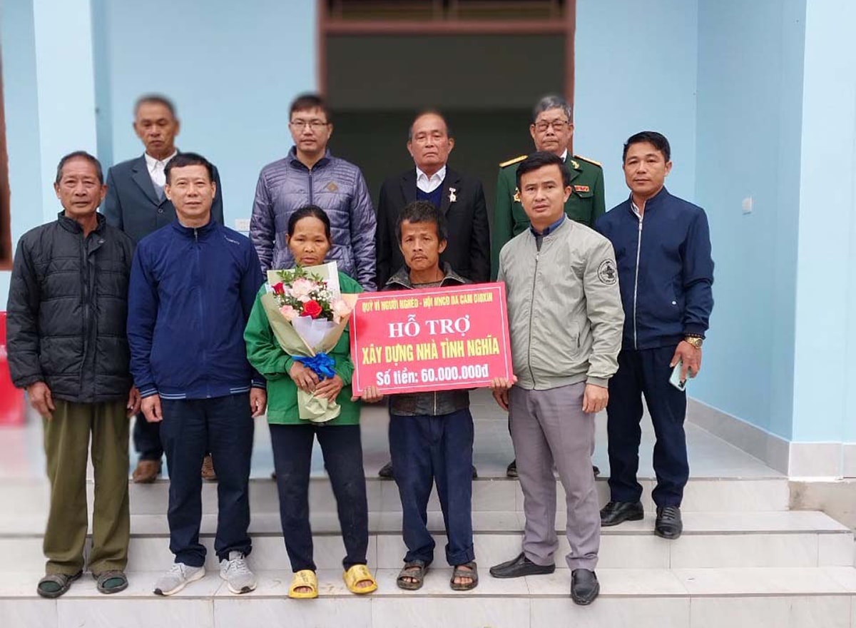 Năm 2018, nguyên Bí thư Đoàn xã Nghĩa Lộc Lại Văn Dương (bìa phải hàng trước) được tin tưởng bầu làm Phó Chủ tịch UBND xã.