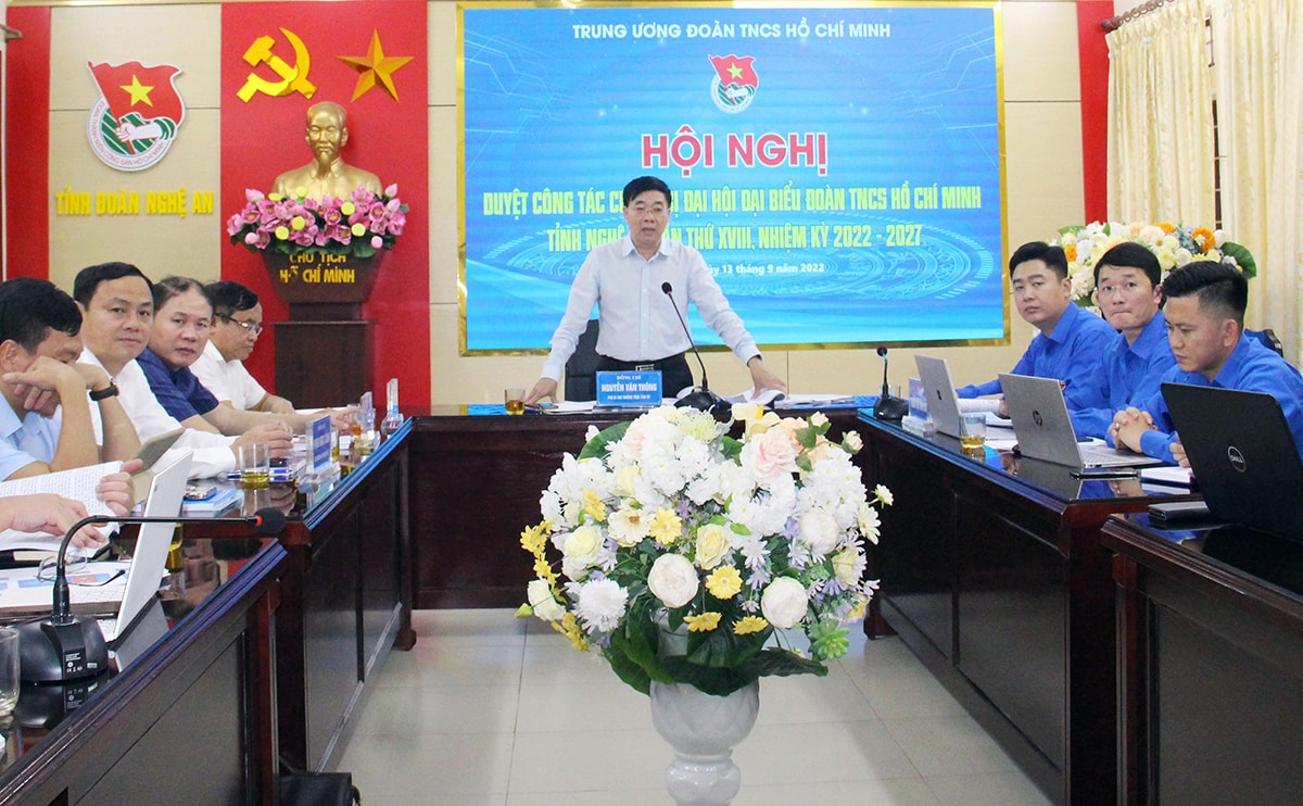 Phó Bí thư Thường trực Tỉnh ủy Nguyễn Văn Thông phát biểu tại Hội nghị trực tuyến với Ban Bí thư Trung ương Đoàn trước thềm Đại hội đại biểu Đoàn TNCS Hồ Chí Minh tỉnh Nghệ An lần thứ XVIII, nhiệm kỳ 2022 - 2027.