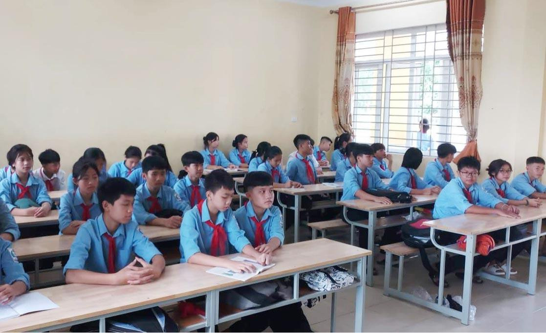 bna_Sáng nay học sinh ở Trường THCS Khai Lạng đã đi học đầy đủ. Ảnh - HH.jpg