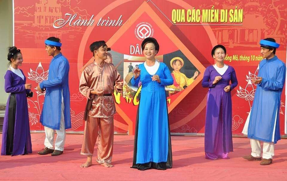 bna_Nghệ nhân Võ Thị Hồng Vân tham gia biểu diễn tại một chương trình quảng bá dân ca ví, giặm tại Thủ đô Hà Nội.jpg
