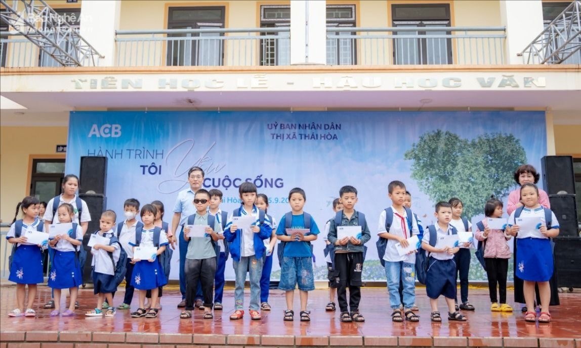 Trong những năm qua, phong trào khuyến học đã được nhiều đơn vị và các tổ chức cá nhân đồng hành.jpg