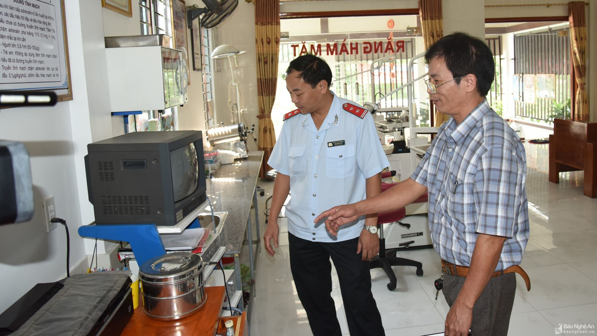 Thanh tra Sở Y tế kiểm tra phòng khám tại xã Đô Thành, huyện Yên Thành..jpg