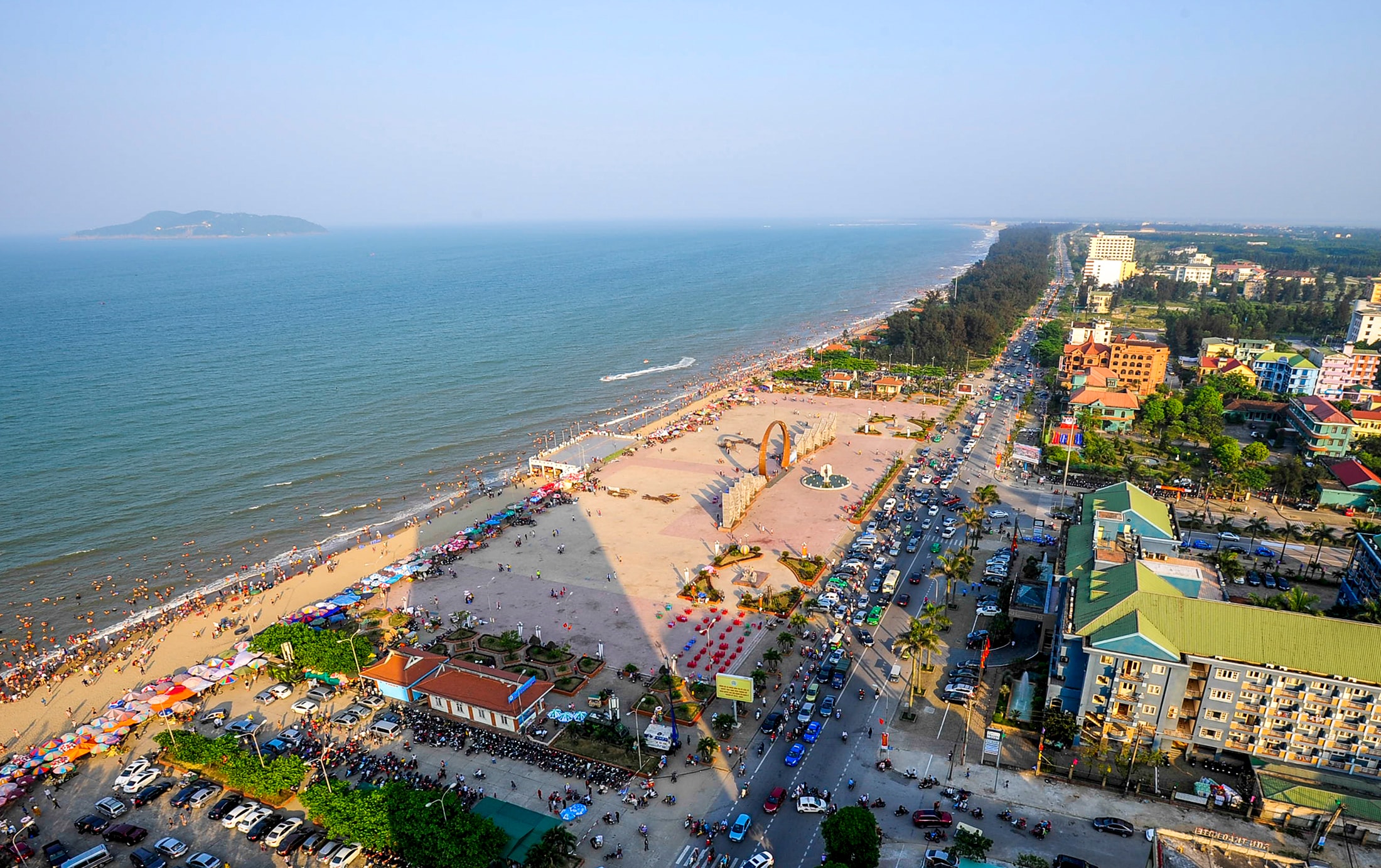 Đô thị Du lịch biển Cửa Lò nhìn từ trên cao. Ảnh: Thành Cường