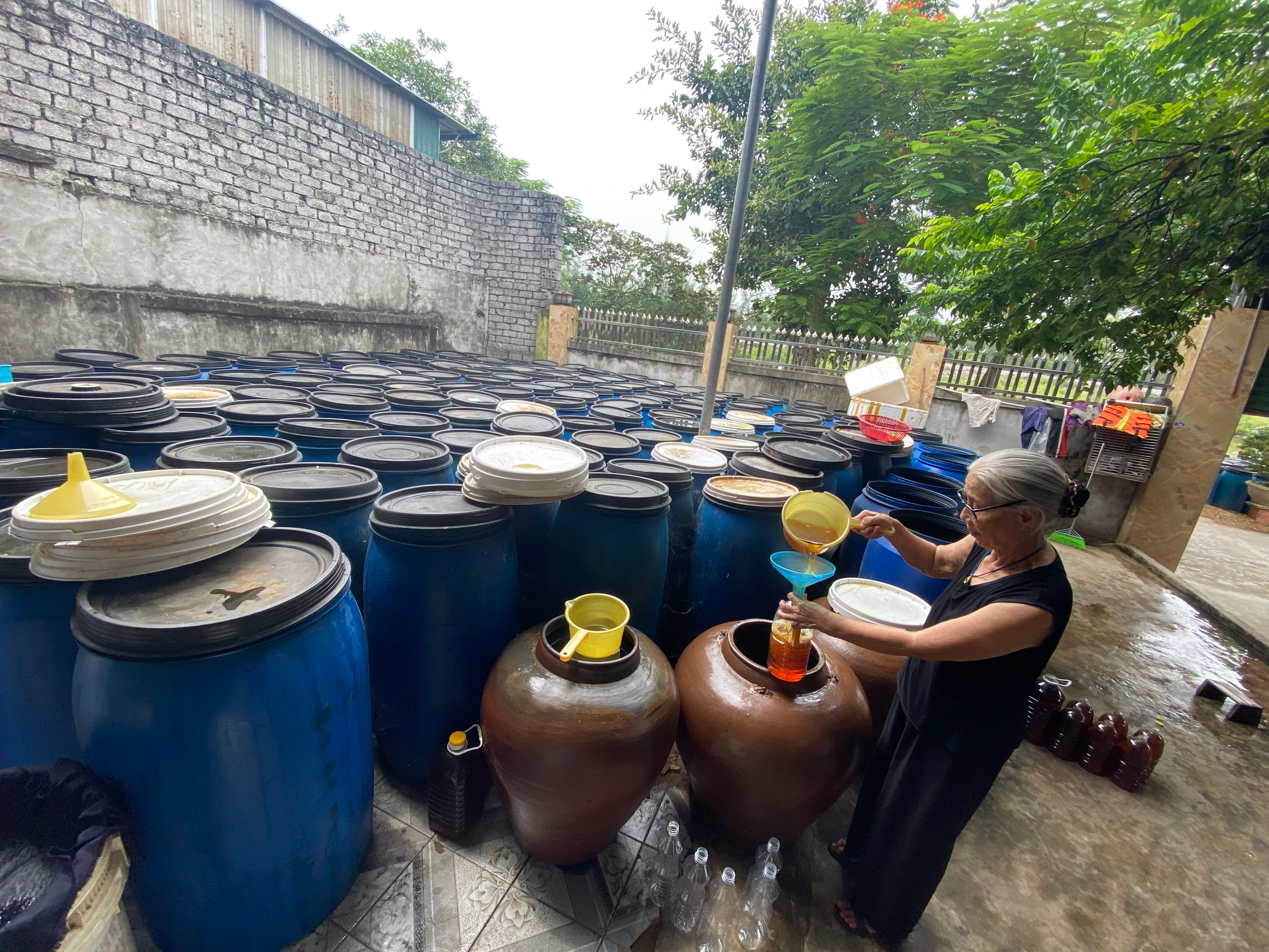 bna_chínhsản xuất nước mắm ở Quỳnh Ngọc  ảnh thu huyền.jpeg
