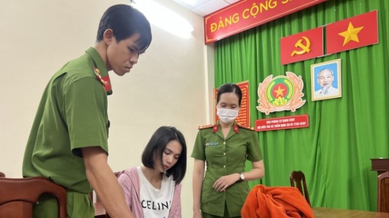 Bắt tạm giam người mẫu Ngọc Trinh Bắt tạm giam người mẫu Ngọc Trinh