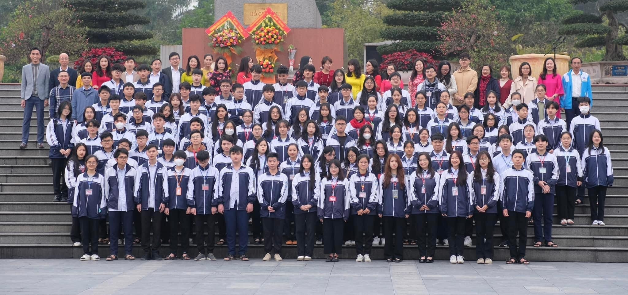 bna_Đoàn học sinh tham dự Kỳ thi chọn học sinh giỏi quốc gia của Trường THPT chuyên Phan Bội Châu.jpg