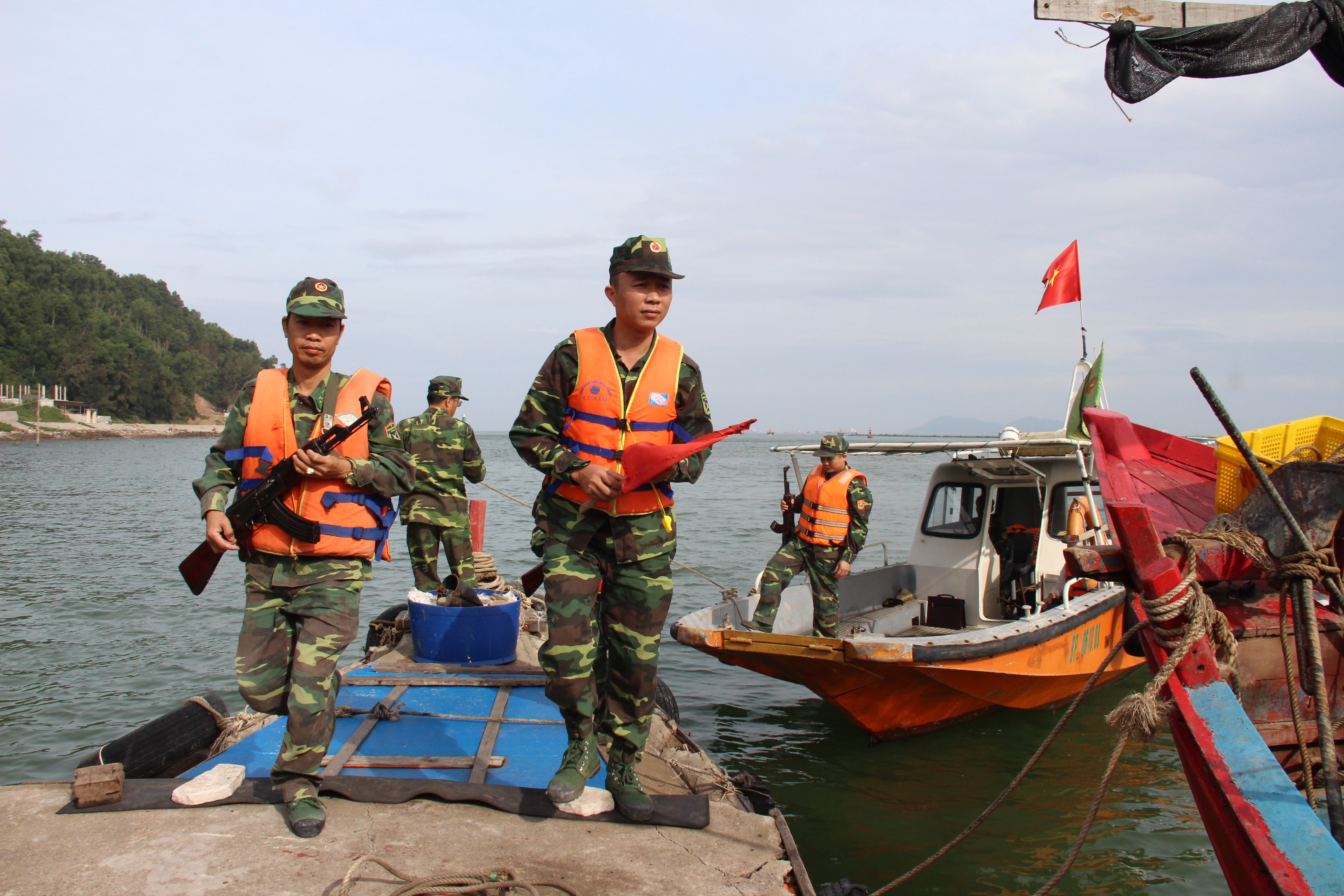 bna_Lực lượng BĐBP tuần tra kiểm soát tàu cá vi phạm các quy định đánh bắt thuỷ sản ảnh Hoài Thu.JPG