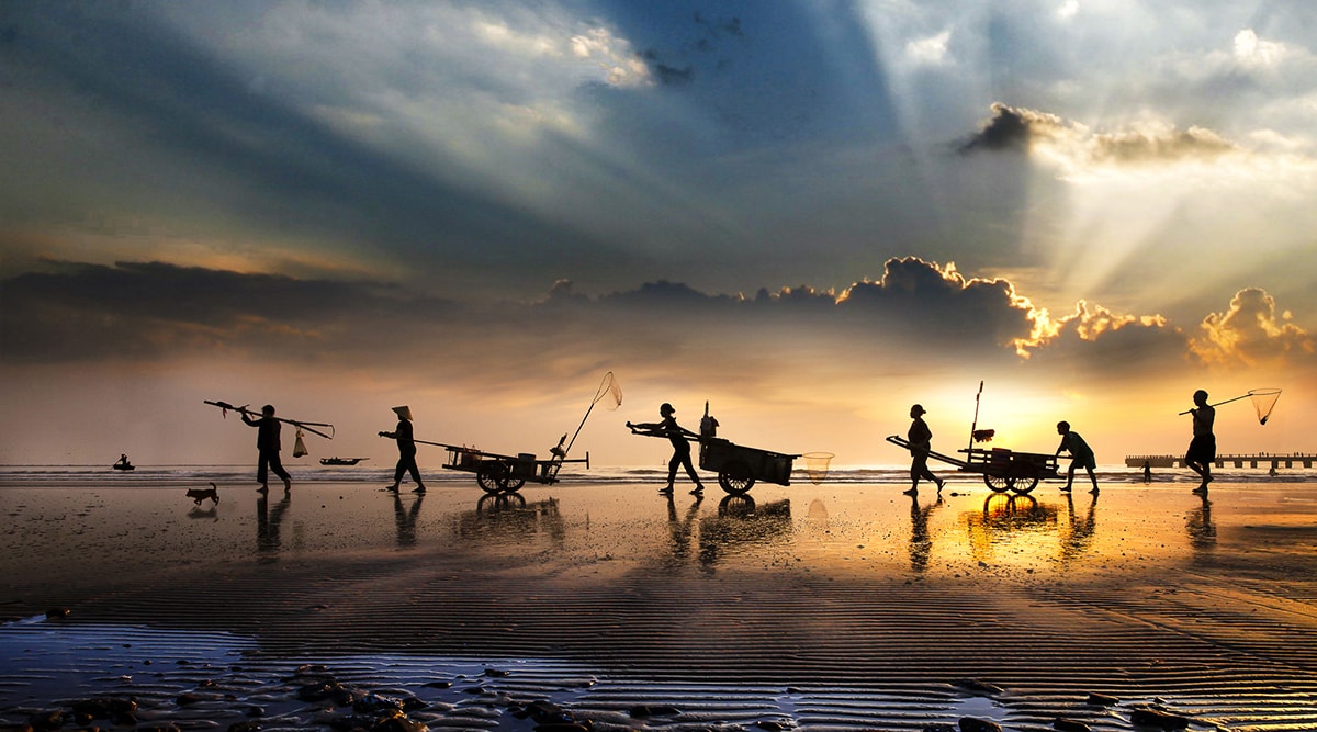 Bình minh Cửa Lò. Ảnh: Cảnh Hùng
