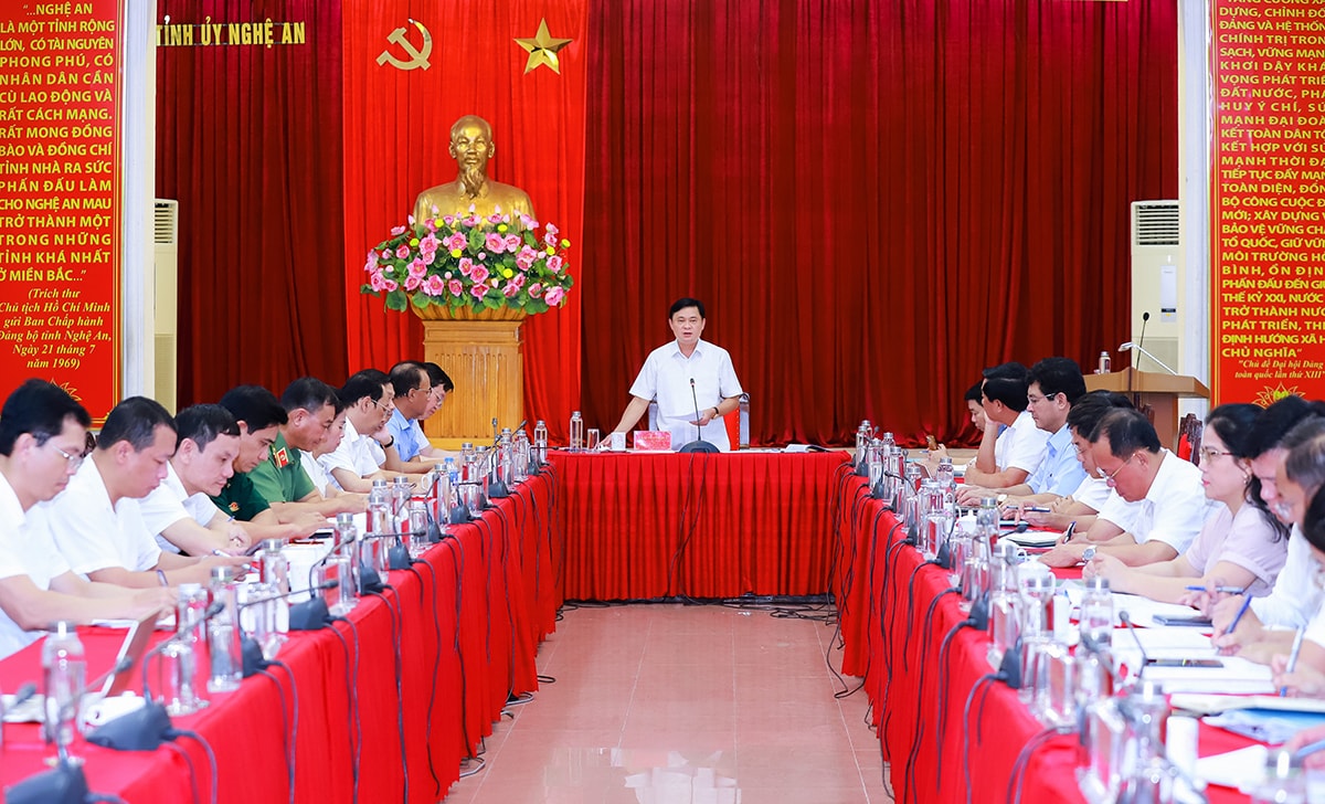 Ban Chỉ đạo Cải cách hành chính tỉnh do đồng chí Thái Thanh Quý - Bí thư Tỉnh ủy làm Trưởng ban họp phiên thứ II. Ảnh: Thành Duy