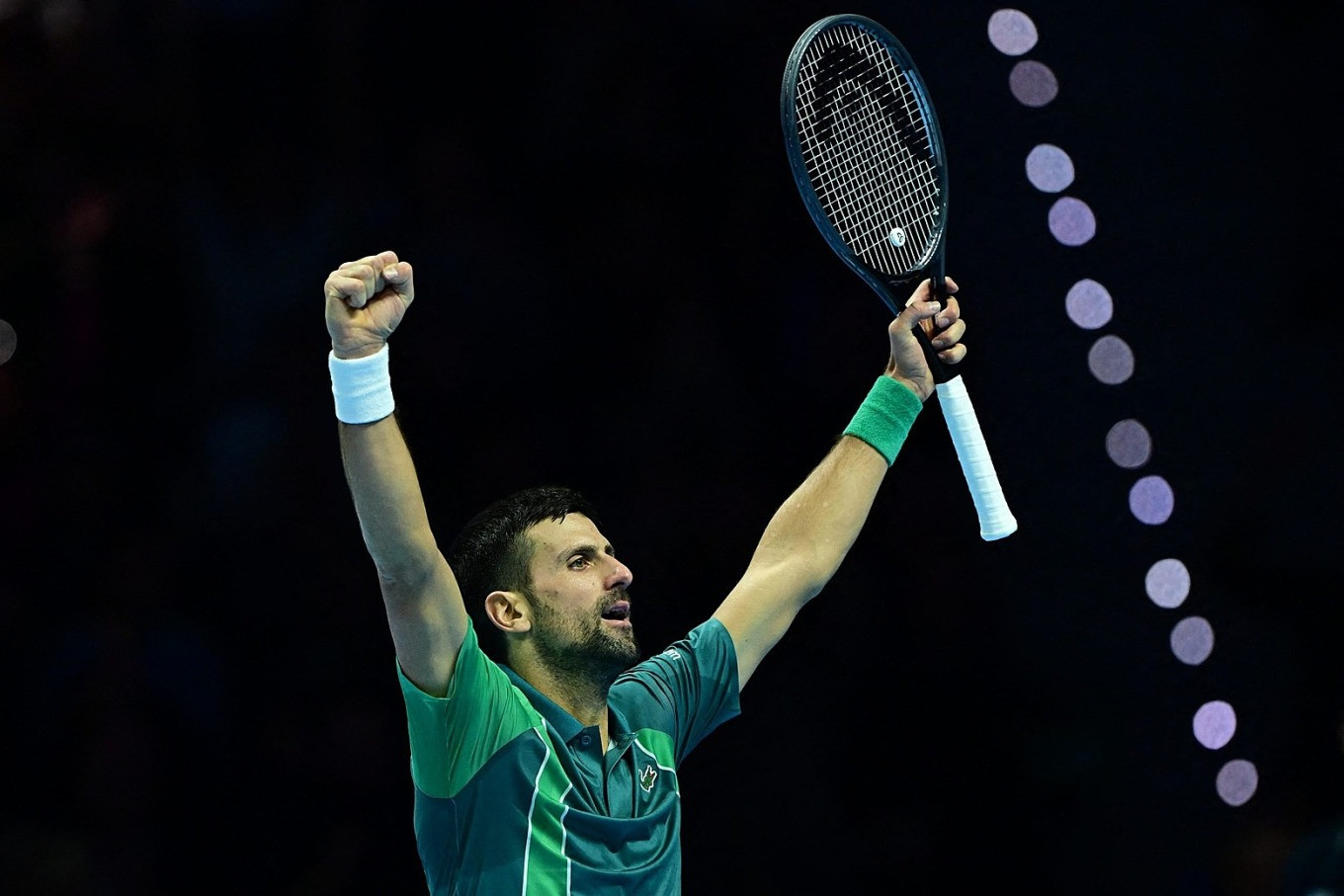 Djokovic mừng chiến thắng thứ ba sau năm lần đối đầu với Alcaraz.jpg