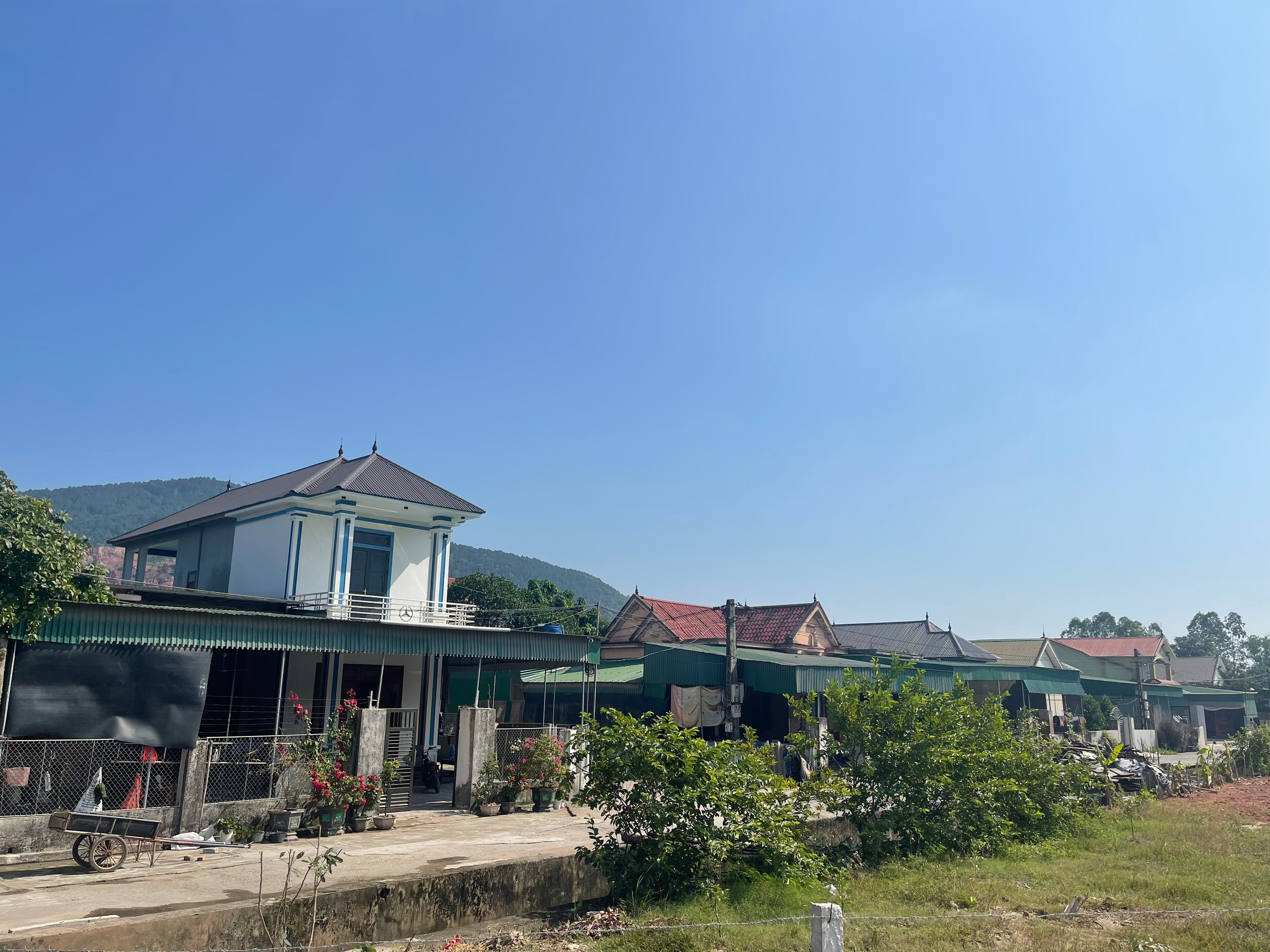 BNA_do vướng mắc trong cách tính giá đất mà đến nay 39 hộ dân TĐC dự án bãi rác Nghi Yên tại xóm 2 xã Nghi Yên vẫn chưa được cấp sổ đỏ. Ảnh Tiến Đông.jpg