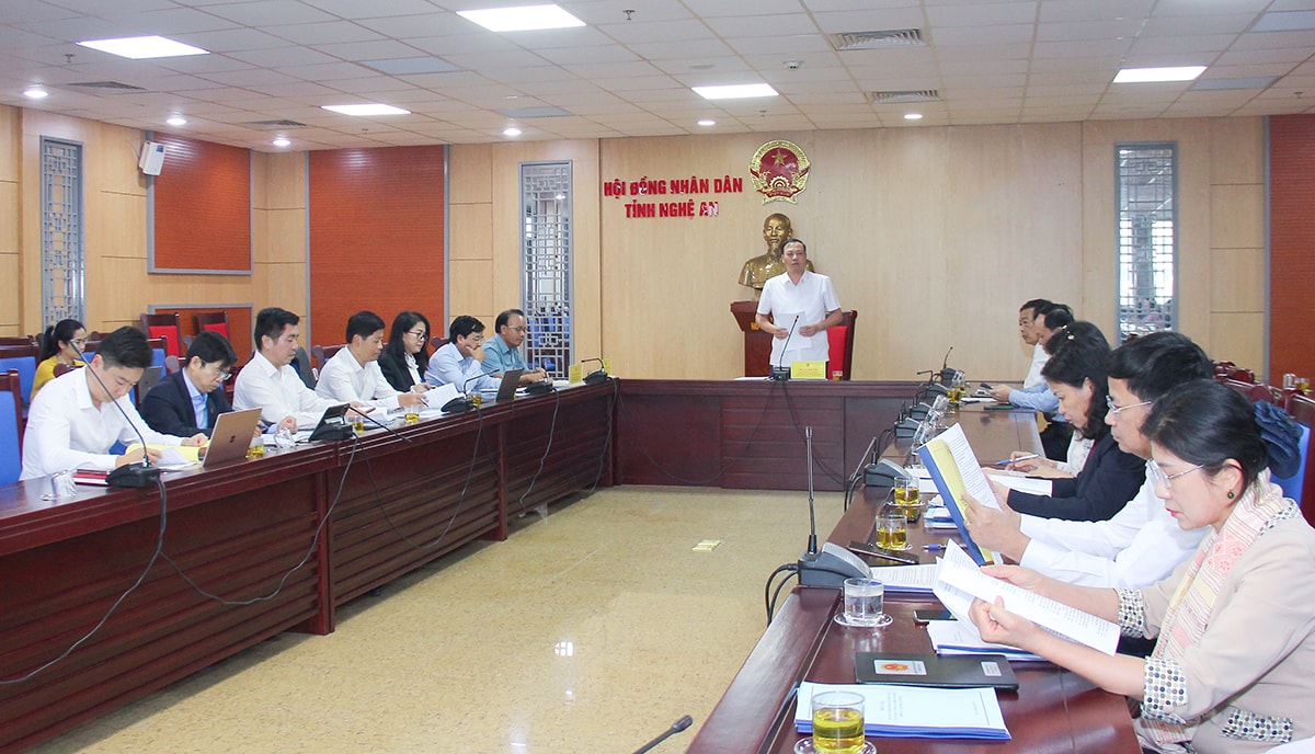 Một cuộc làm việc của Ban Văn hóa - Xã hội, HĐND tỉnh. Ảnh: Mai Hoa
