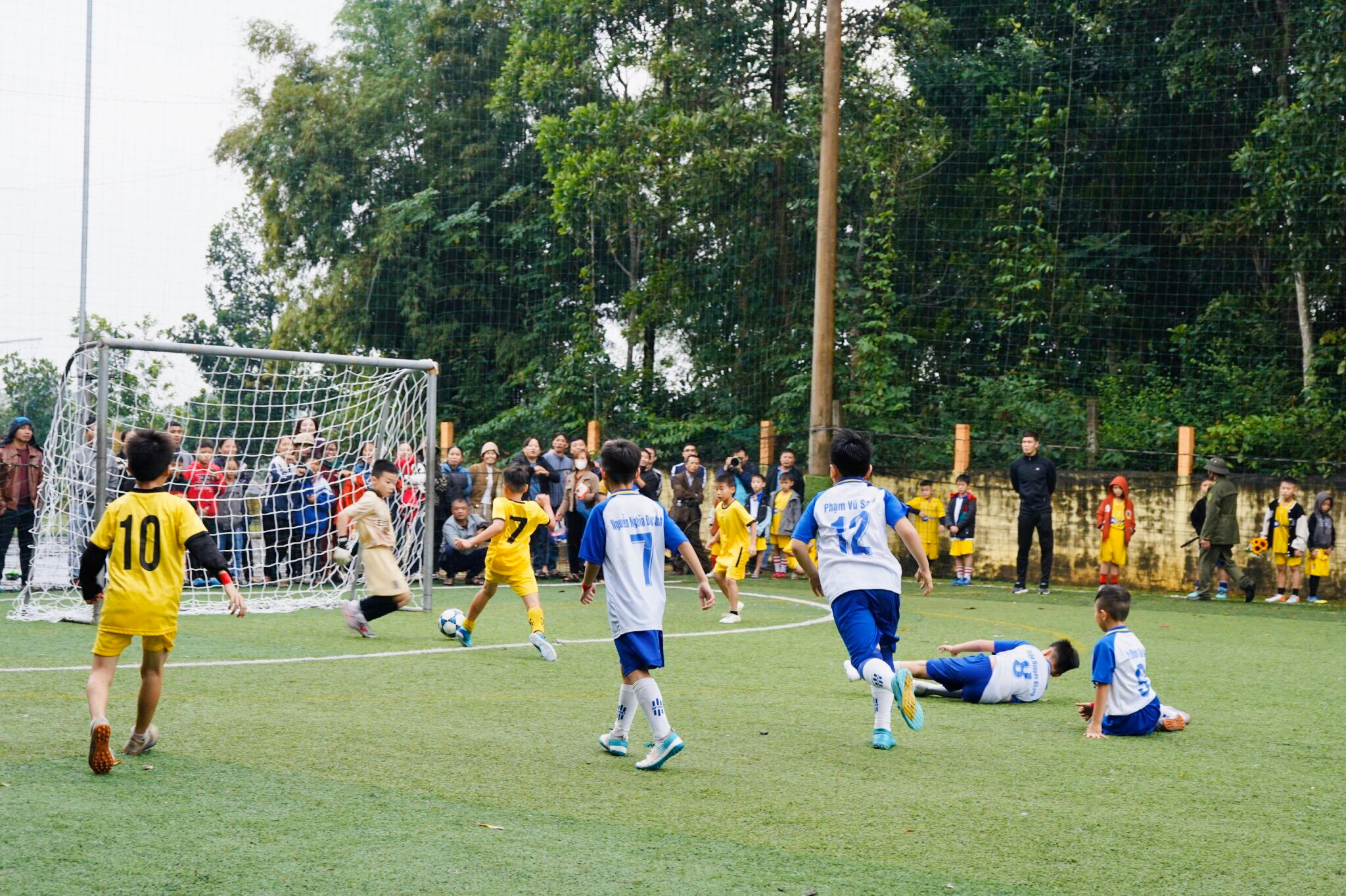 bna_Trận đấu kịch tính giữa thành phố Vinh 2 với đội Tân Kỳ, kết quả Tân Kỳ thắng 7-2.jpg