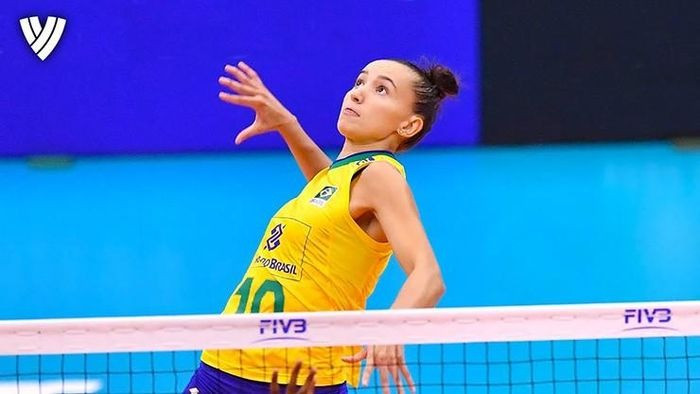 VakifBank sở hữu Gabriela Guimaraes, đội trưởng và là cây ghi điểm số 1 của đội tuyển nữ Brazil.jpg