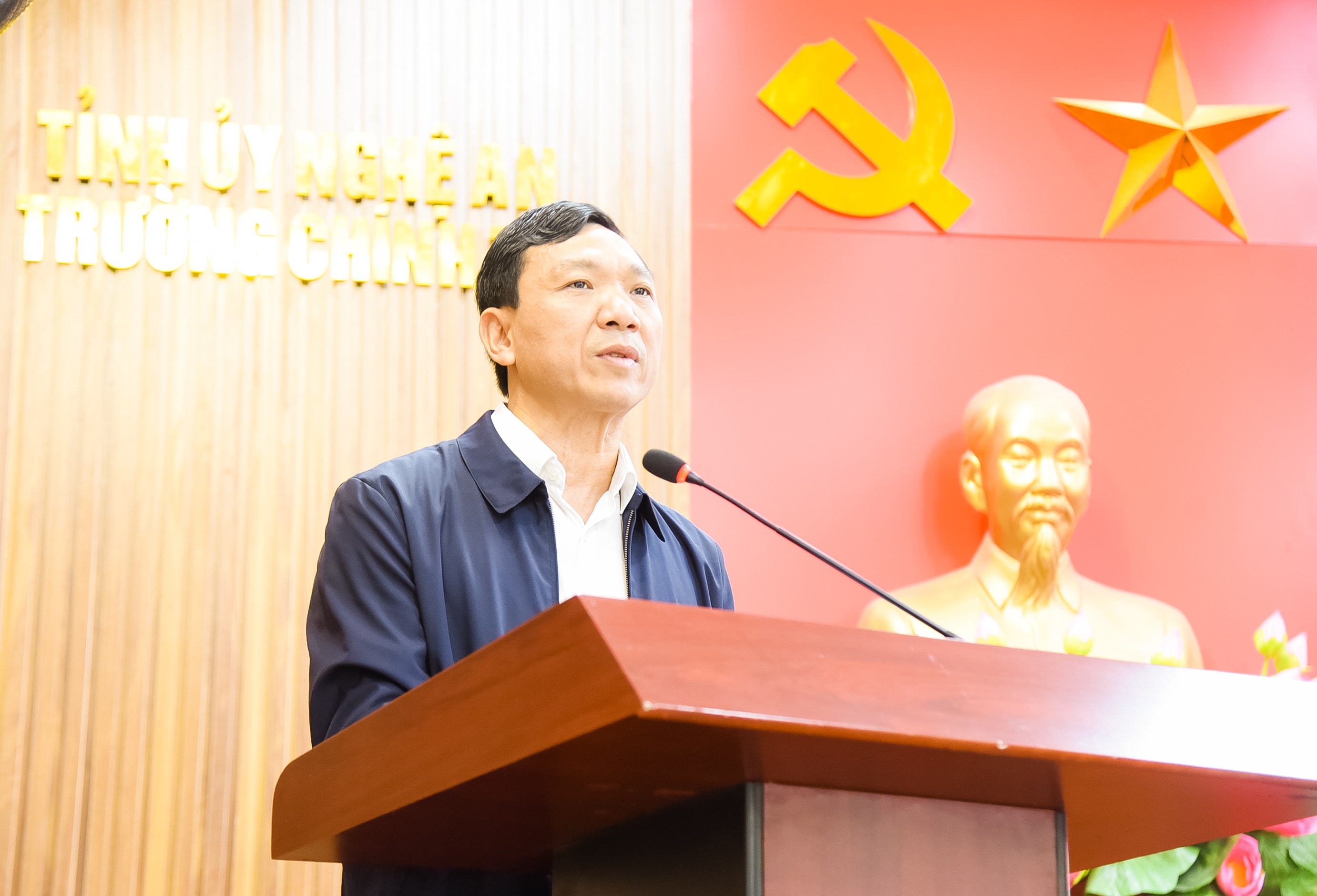 bna_ a bay. anh thanh le.jpg