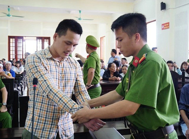 Với tội danh Giết người, Trần Quang Hùng bị tuyên án 20 năm tù giam. Ảnh:Hoàng Lam.