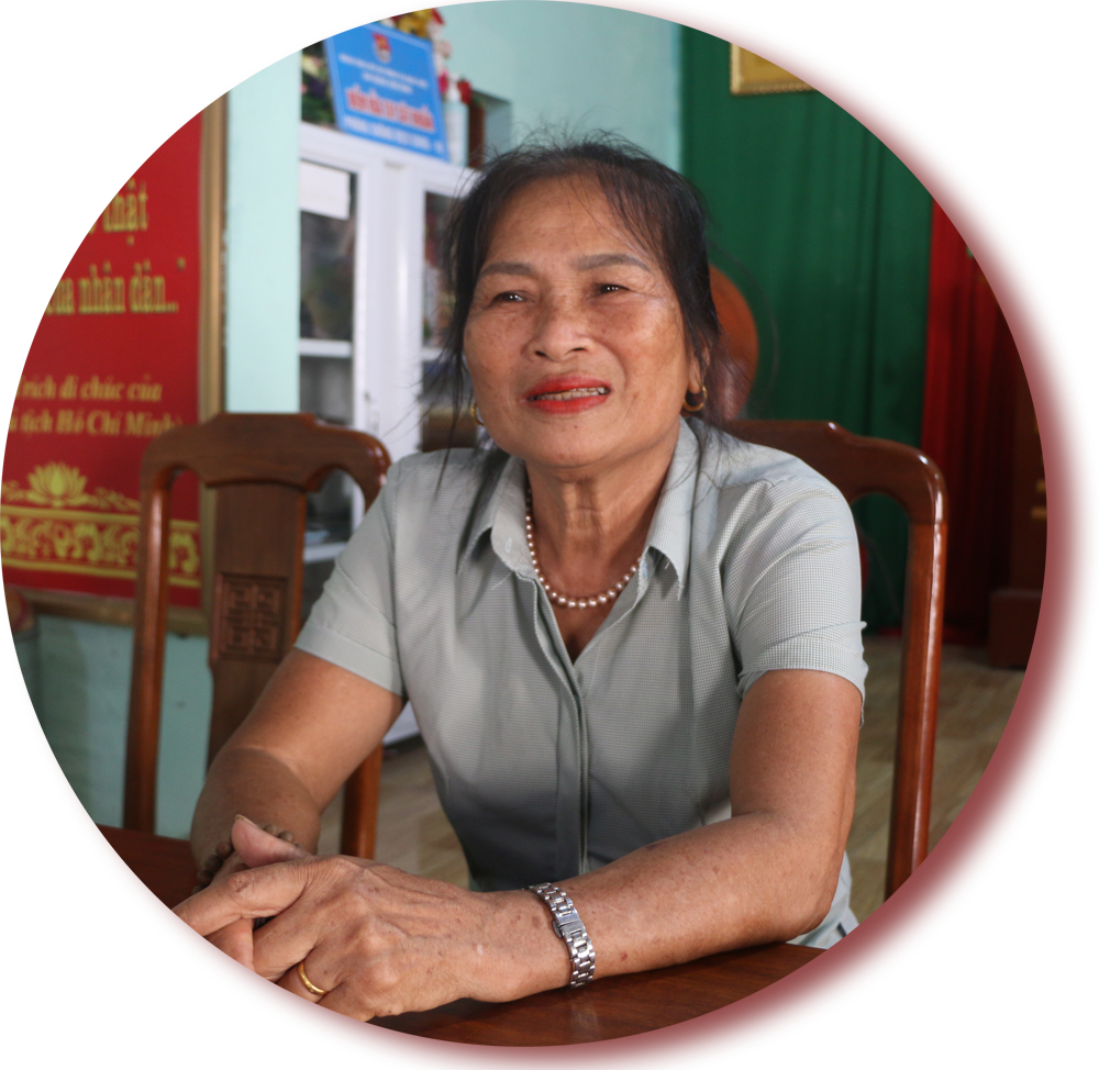 Bà Phạm Thị Định - Xóm trưởng xóm Đình, xã Nghi Thiết (Nghi Lộc). Ảnh: K.L