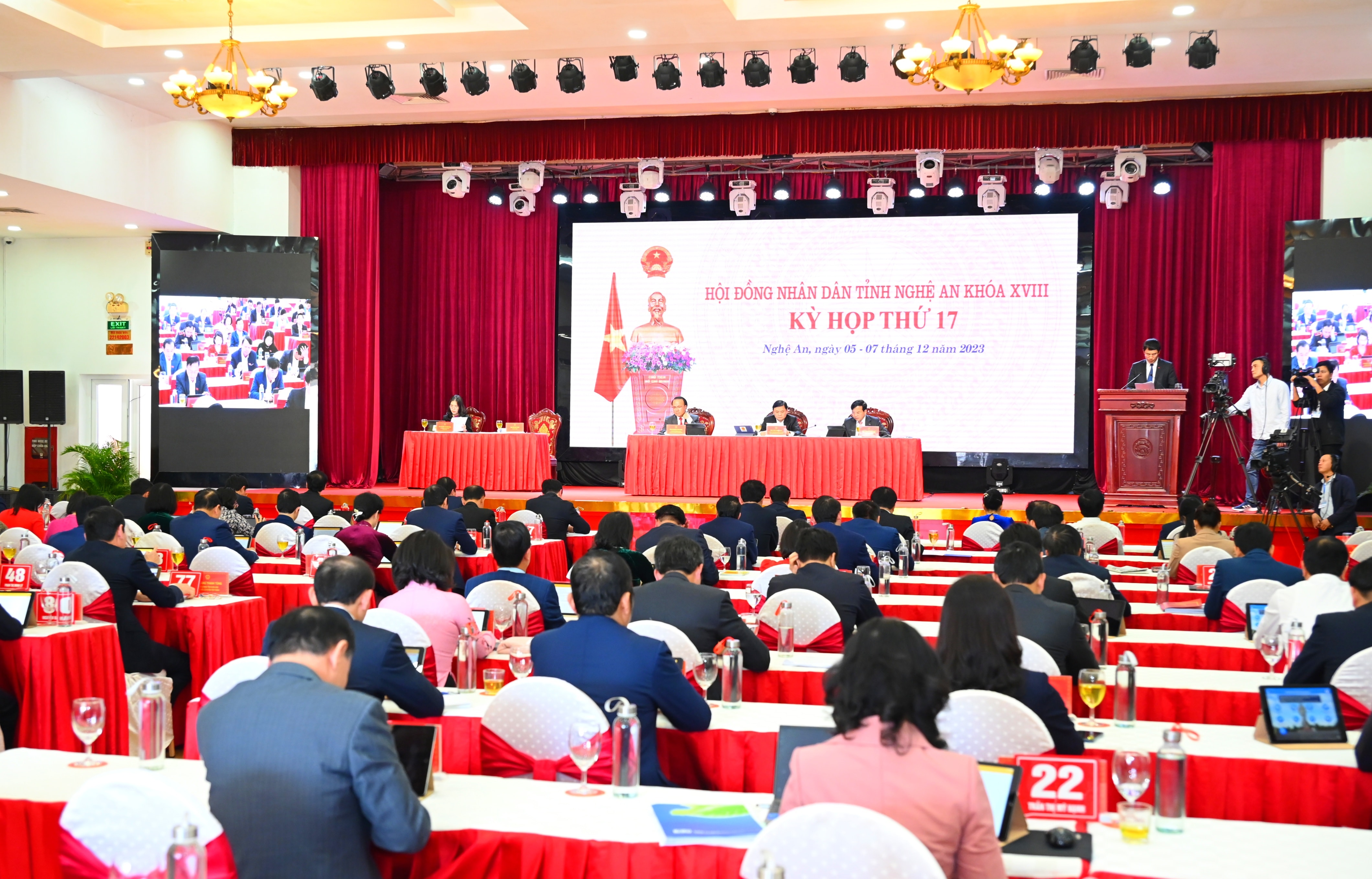 Kỳ họp thứ 17 của HĐND tỉnh nhiệm kỳ 2021 – 2026 đã thông qua Nghị quyết về chức danh, mức phụ cấp đối với người hoạt động không chuyên trách ở xã và khối, xóm, thôn, bản. Ảnh tư liệu: Thành Cường