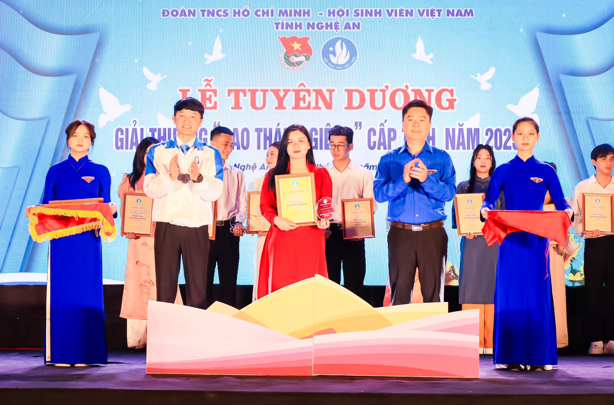 bna-trao-chon-anh-thanh-le-6995.jpg