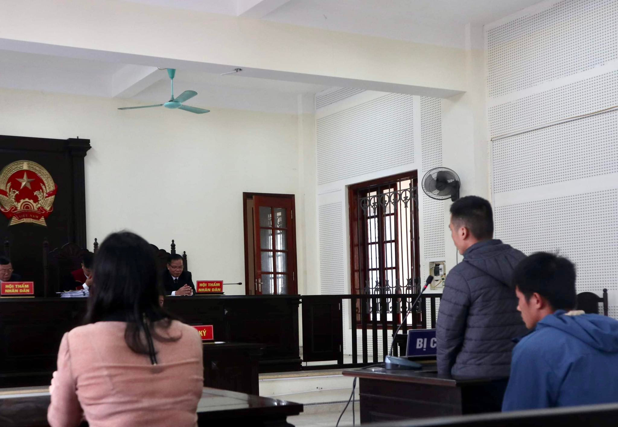Phiên tòa xét xử bị cáo Nguyễn Xuân Hòa và đồng phạm. Ảnh: An Quỳnh.
