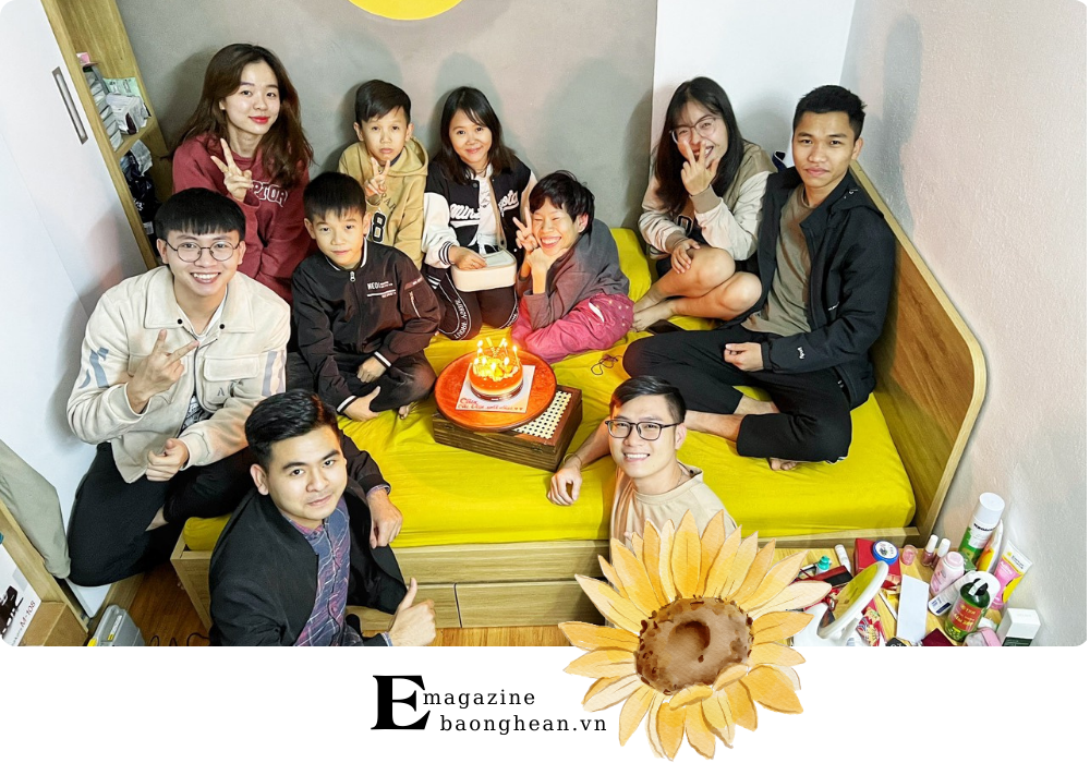 Dù sống xa quê nhưng chị Vân luôn được sống giữa tình thân của gia đình, bạn bè. Ảnh: NVCC