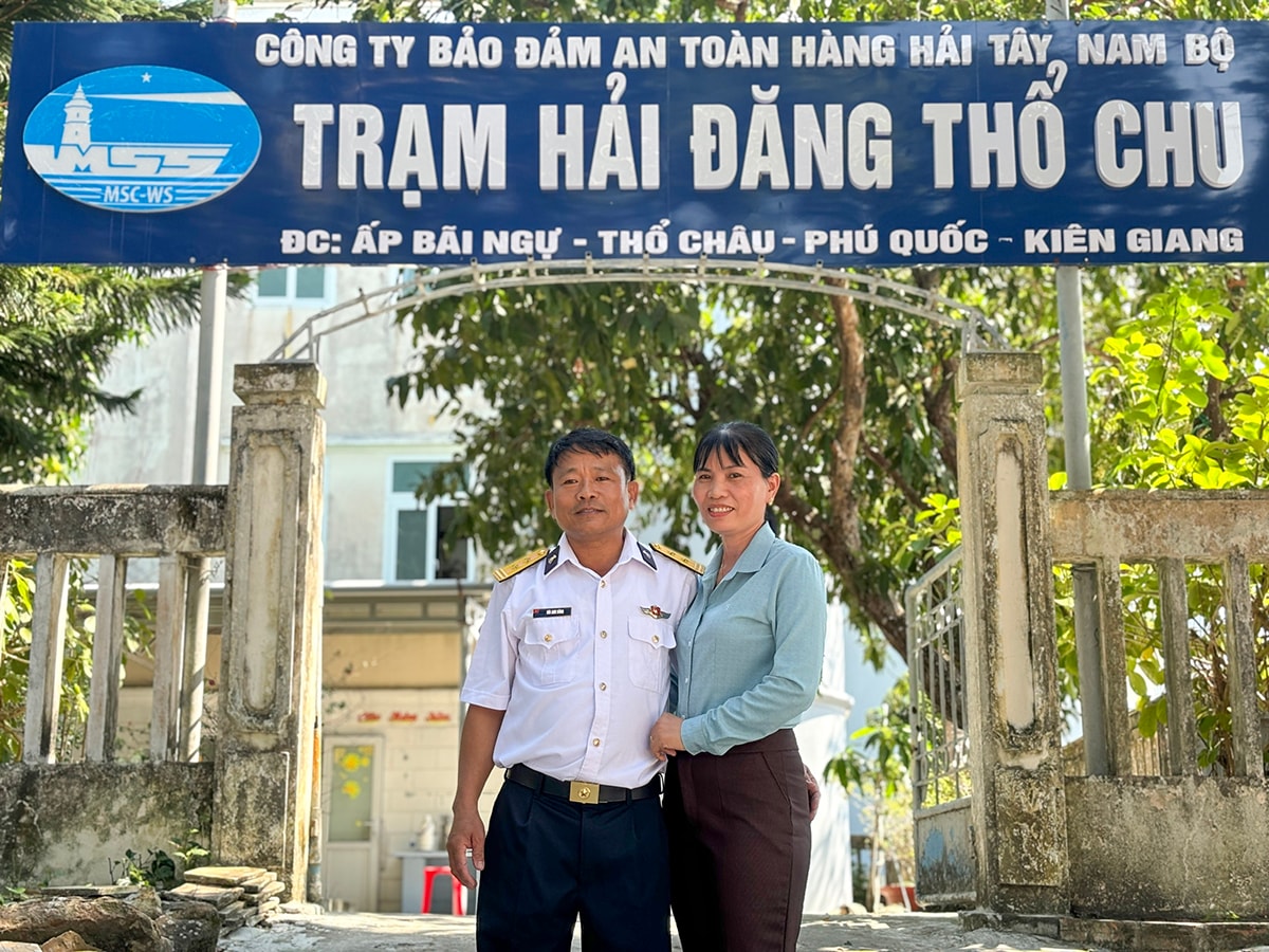 Vợ chồng Trung tá Bùi Anh Dũng - cô giáo Hà Thị Oanh.