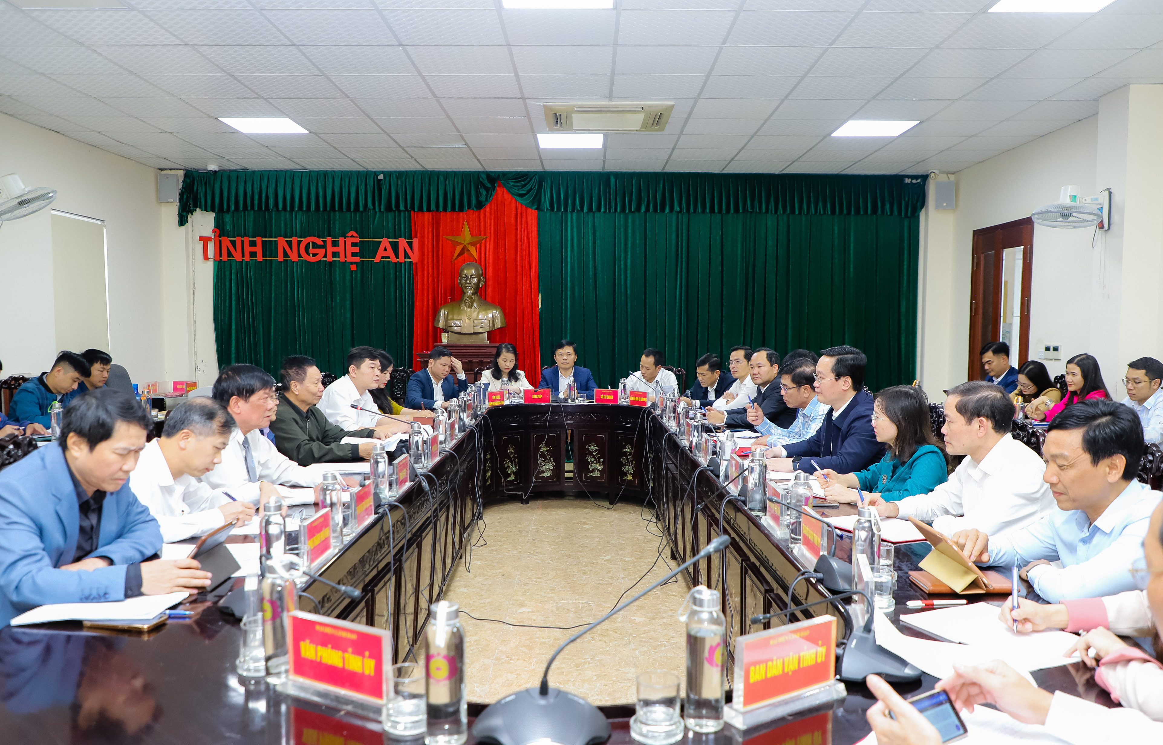 Chủ tịch UBND tỉnh Nguyễn Đức Trung tiếp công dân định kỳ tháng 2/2024