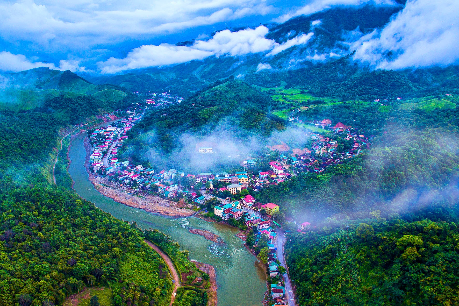 Quang cảnh huyện Kỳ Sơn. Ảnh: P.V