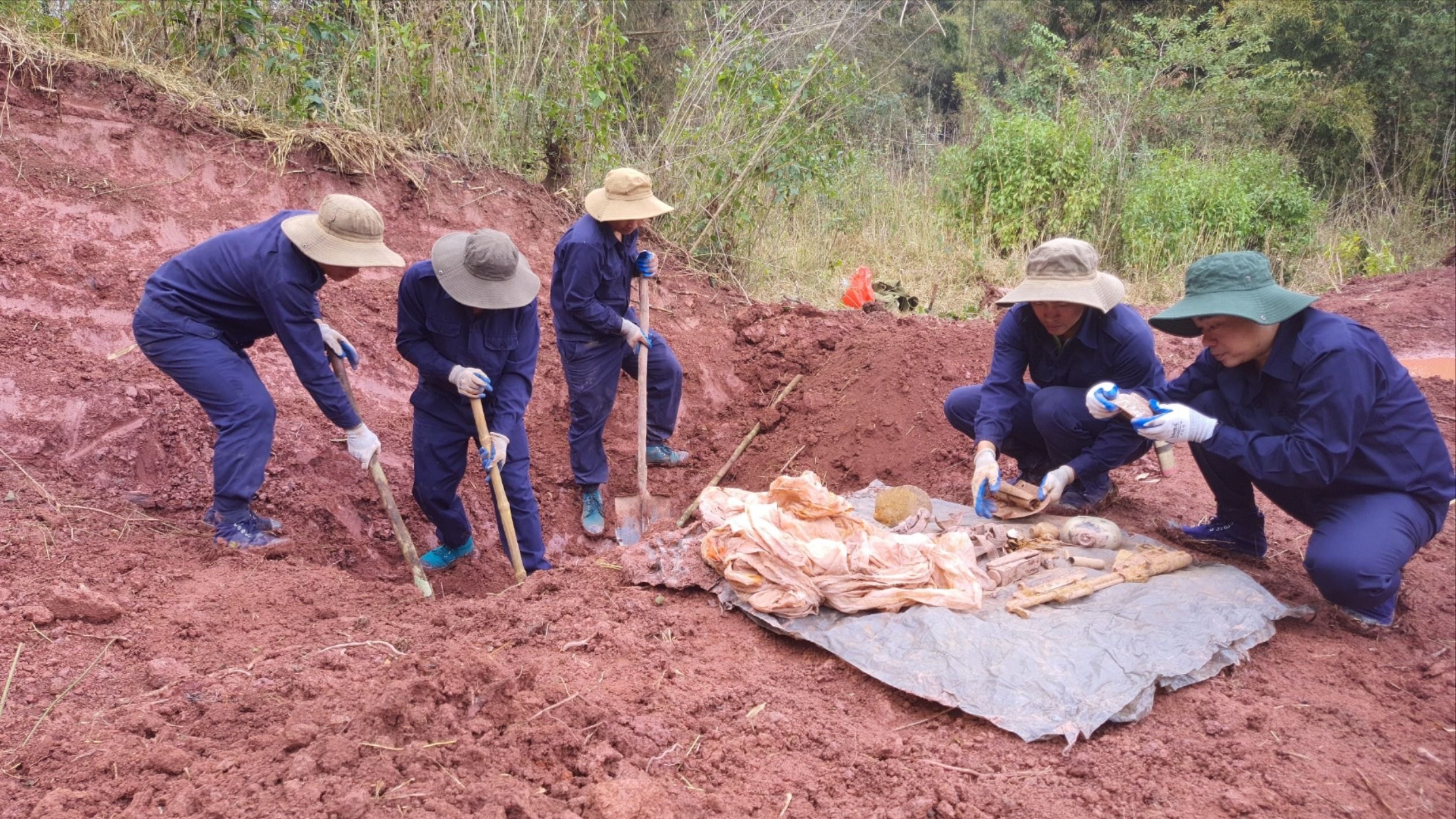 Nghệ An thực hiện tốt công tác bảo đảm cho nhiệm vụ tìm kiếm, quy tập hài cốt liệt sĩ Nghệ An thực hiện tốt công tác bảo đảm cho nhiệm vụ tìm kiếm, quy tập hài cốt liệt sĩ
