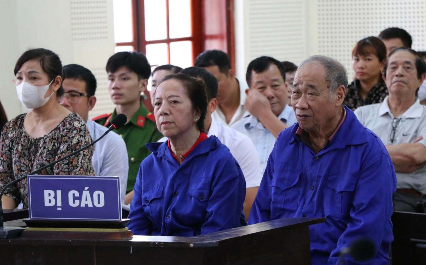 Vợ chồng đại gia Minh Khang y án tại phiên phúc thẩm. Ảnh: tư liệu.