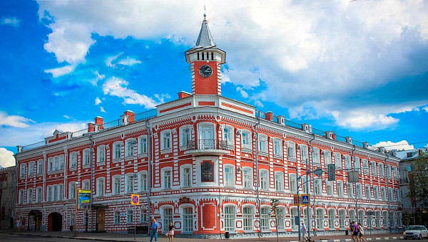Bảo tàng Nhà Goncharov trên con phố cùng tên nằm ở trung tâm thành phố.jpg