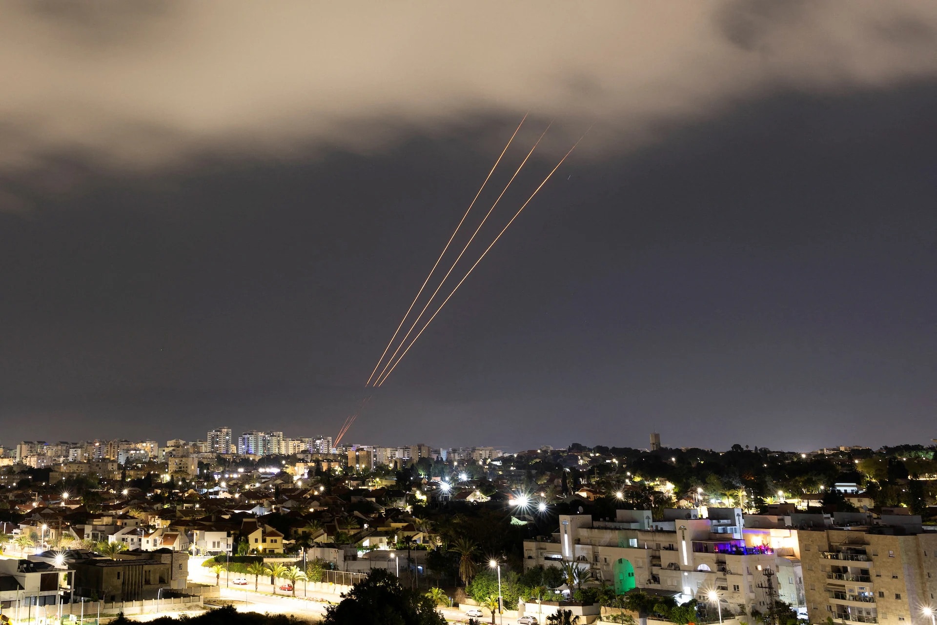 Hệ thống phòng thủ tên lửa hoạt động tại Israel. Ảnh Reuters.jpeg