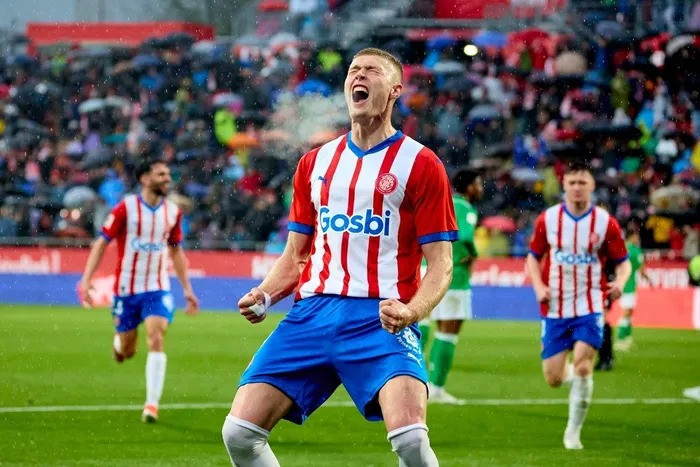 Dovbyk đã có 19 bàn tại La Liga mùa 2023-24..jpg