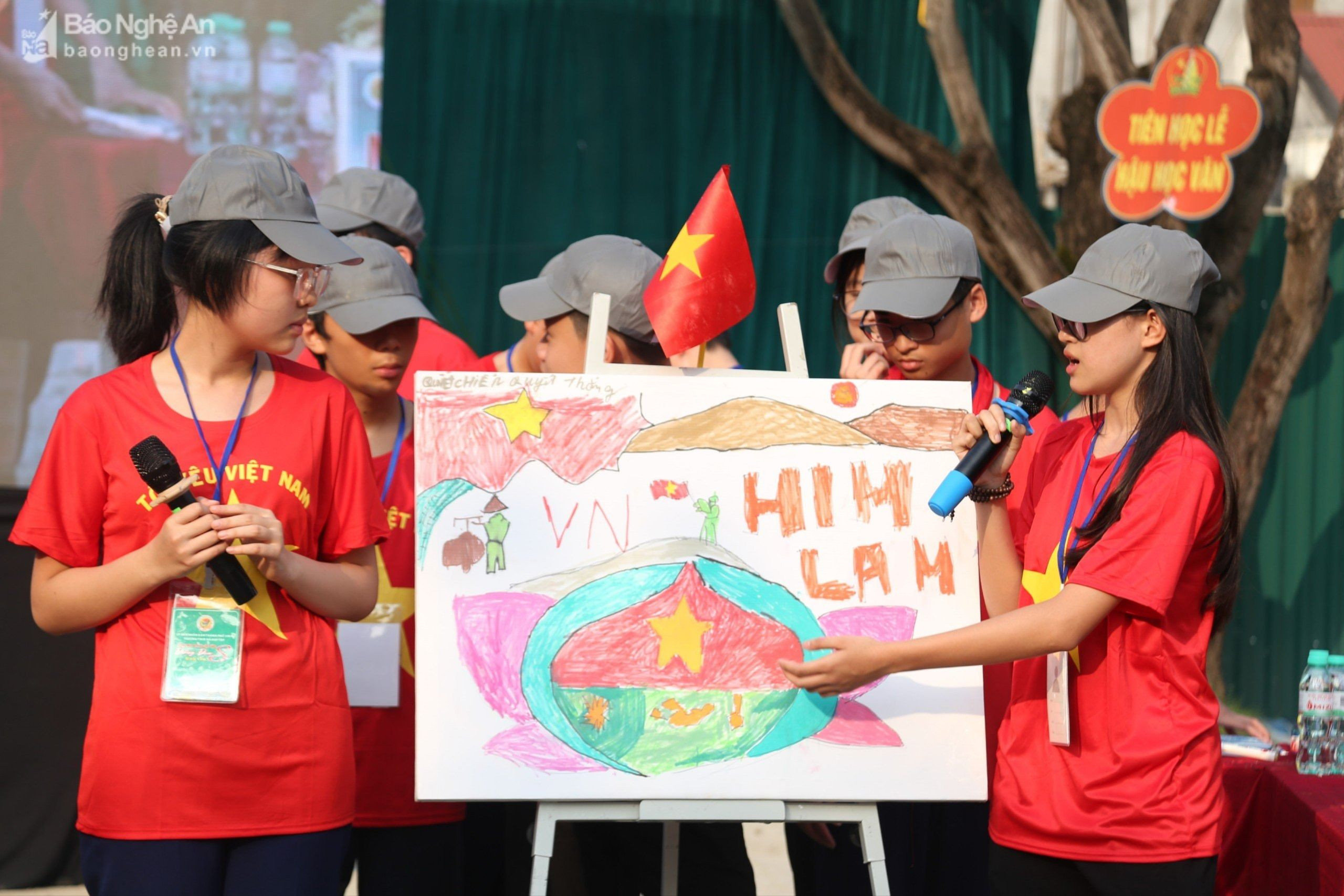 Học sinh Trường THCS Hà Huy Tập tham gia cuộc thi Đường đua hình chữ S.jpg