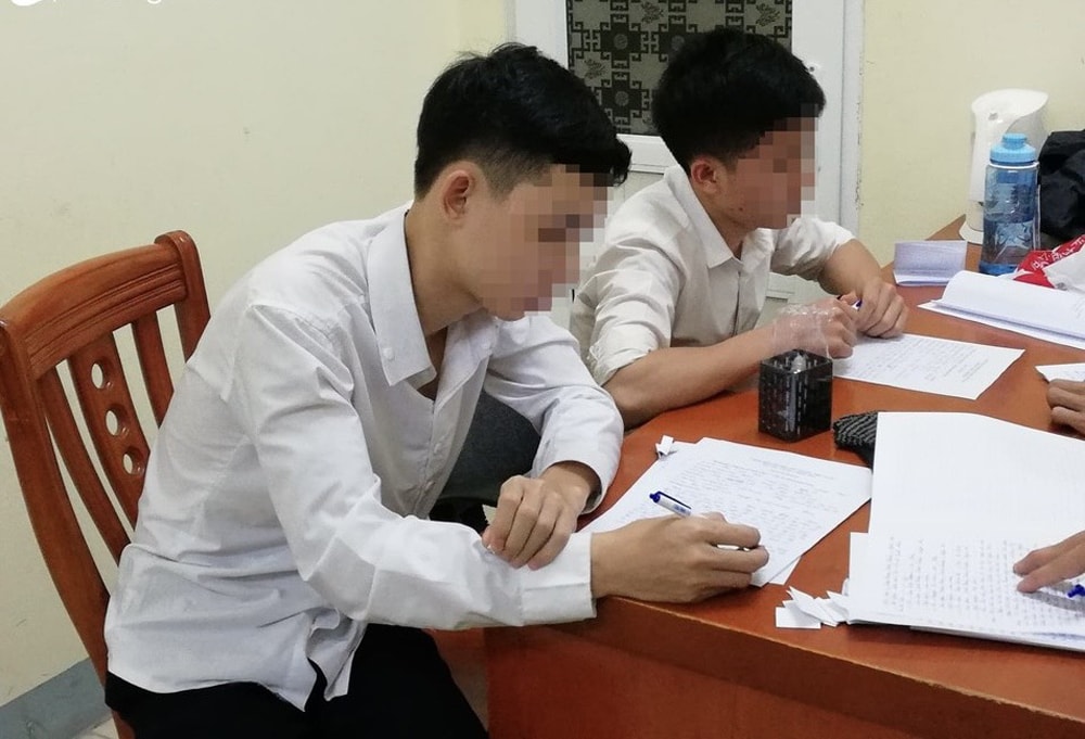 Cơ quan công an làm việc với 2 sinh viên tham gia Hội thánh của Đức Chúa trời Mẹ. Ảnh tư liệu